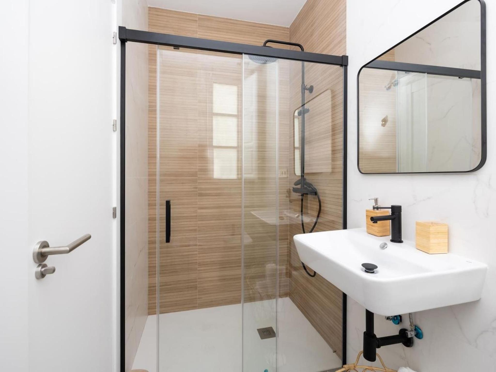 Bright and Elegant Gran Via apartments