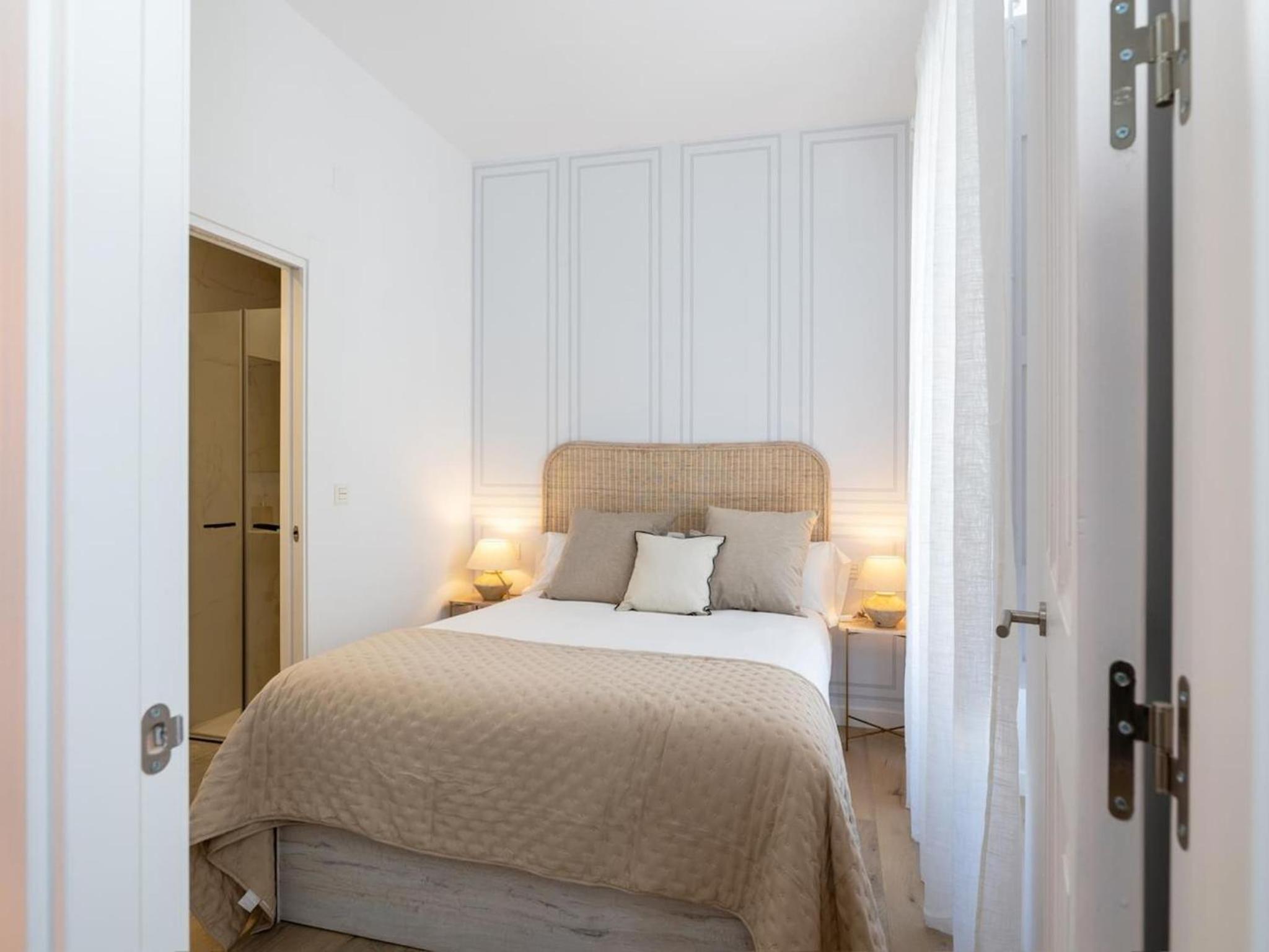 Bright and Elegant Gran Via apartments