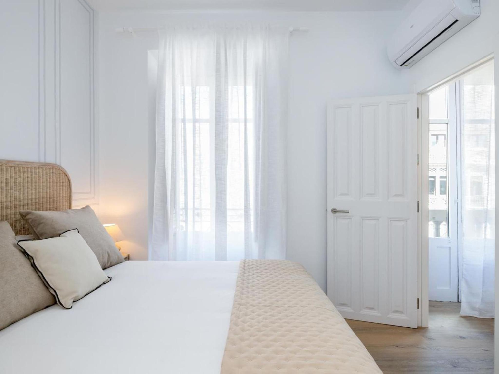 Bright and Elegant Gran Via apartments