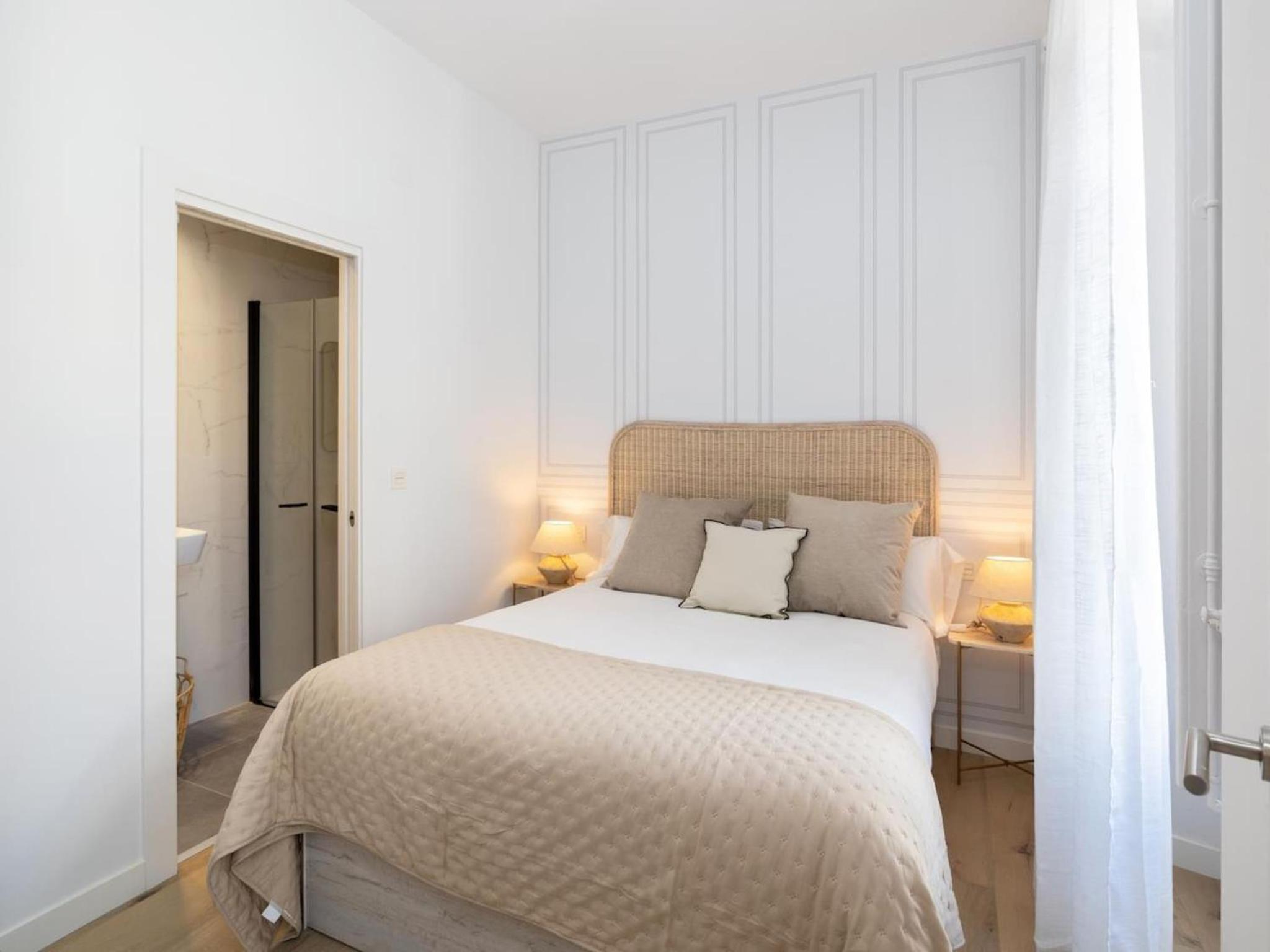 Bright and Elegant Gran Via apartments