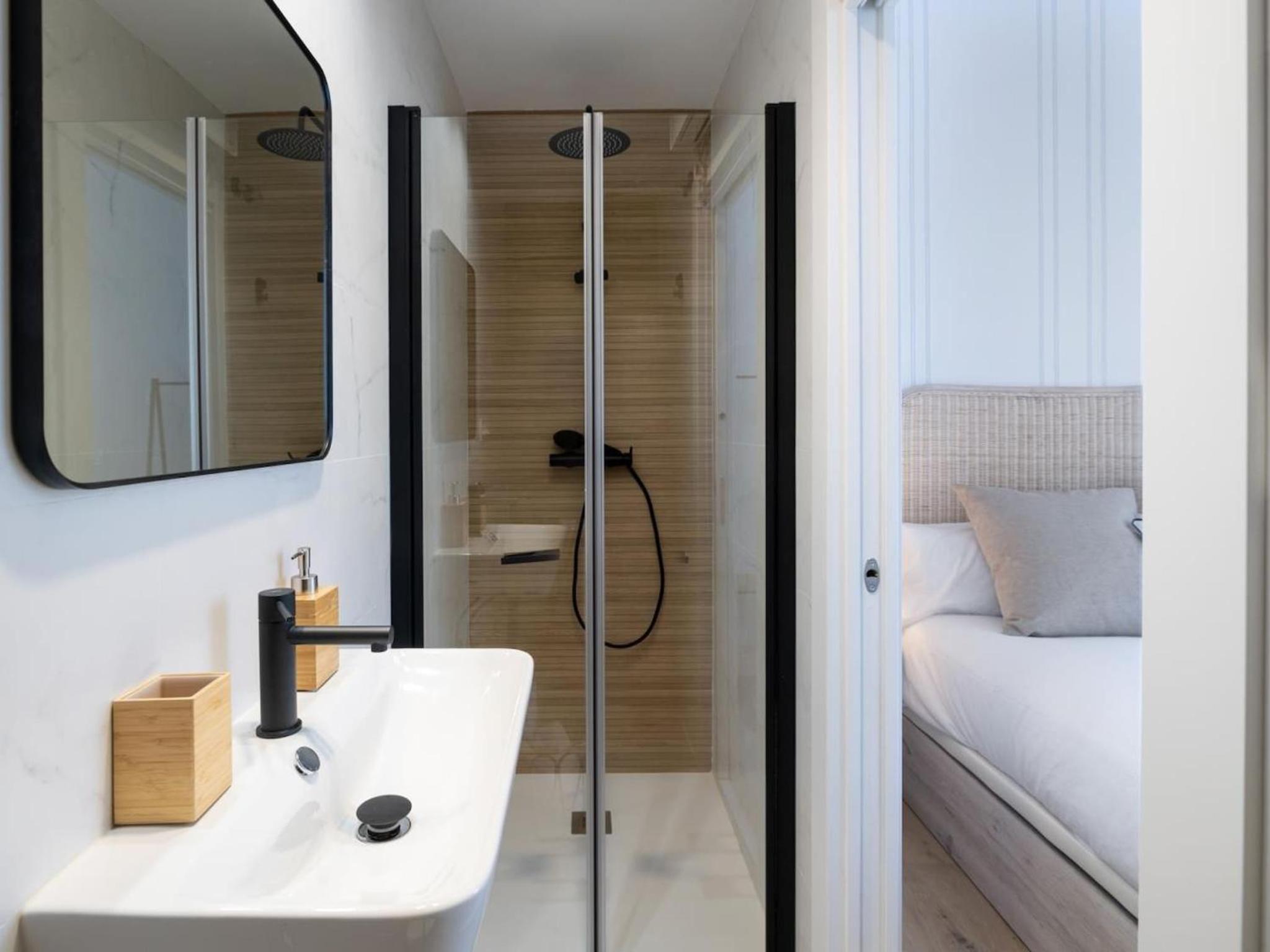 Bright and Elegant Gran Via apartments