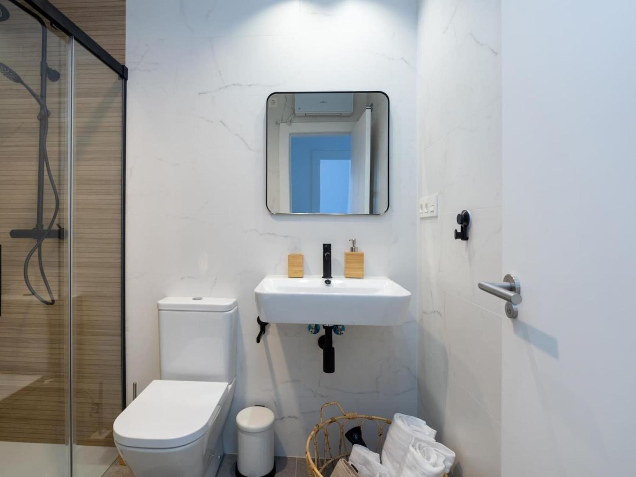 Bright and Elegant Gran Via apartments
