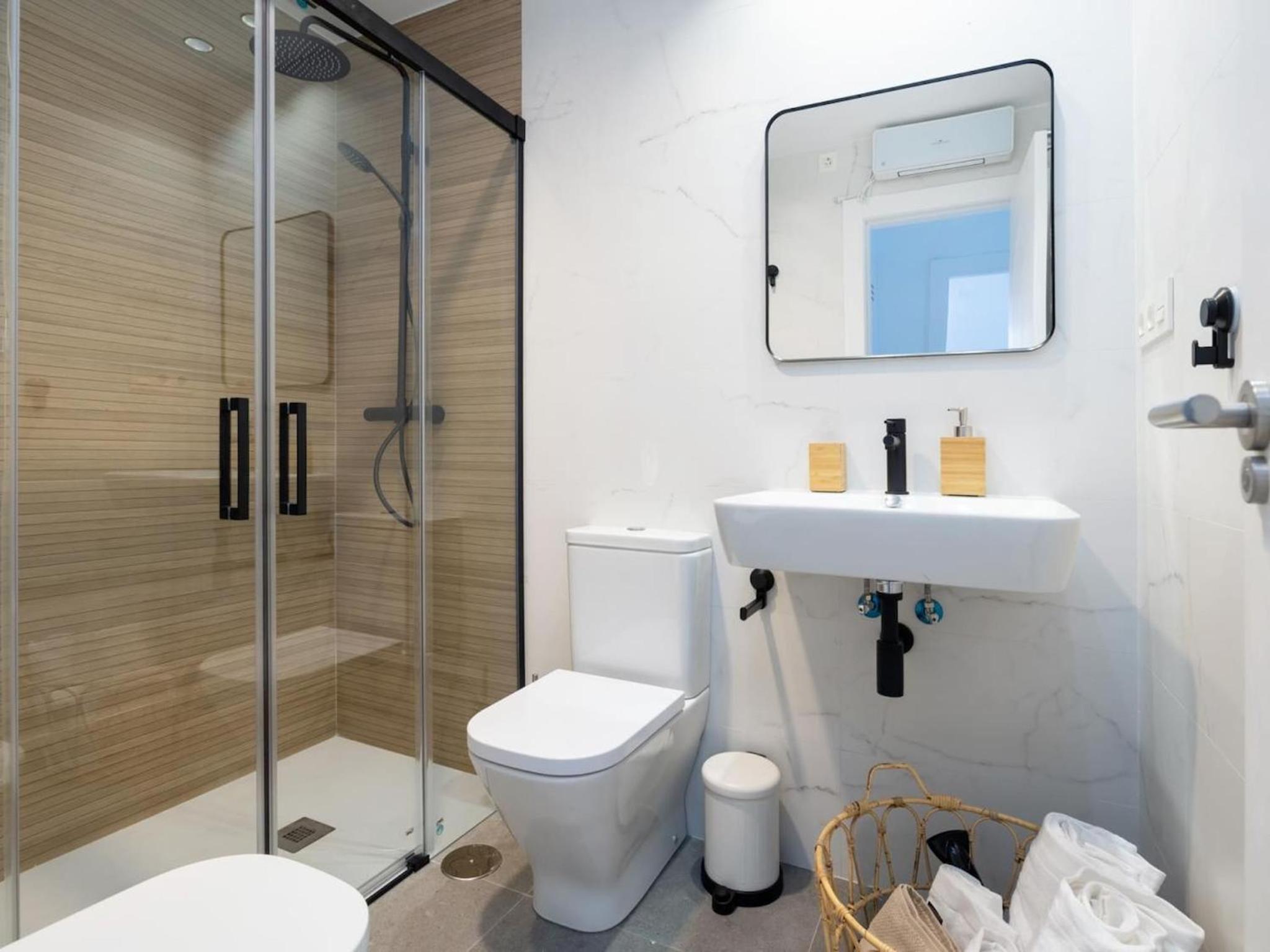 Bright and Elegant Gran Via apartments