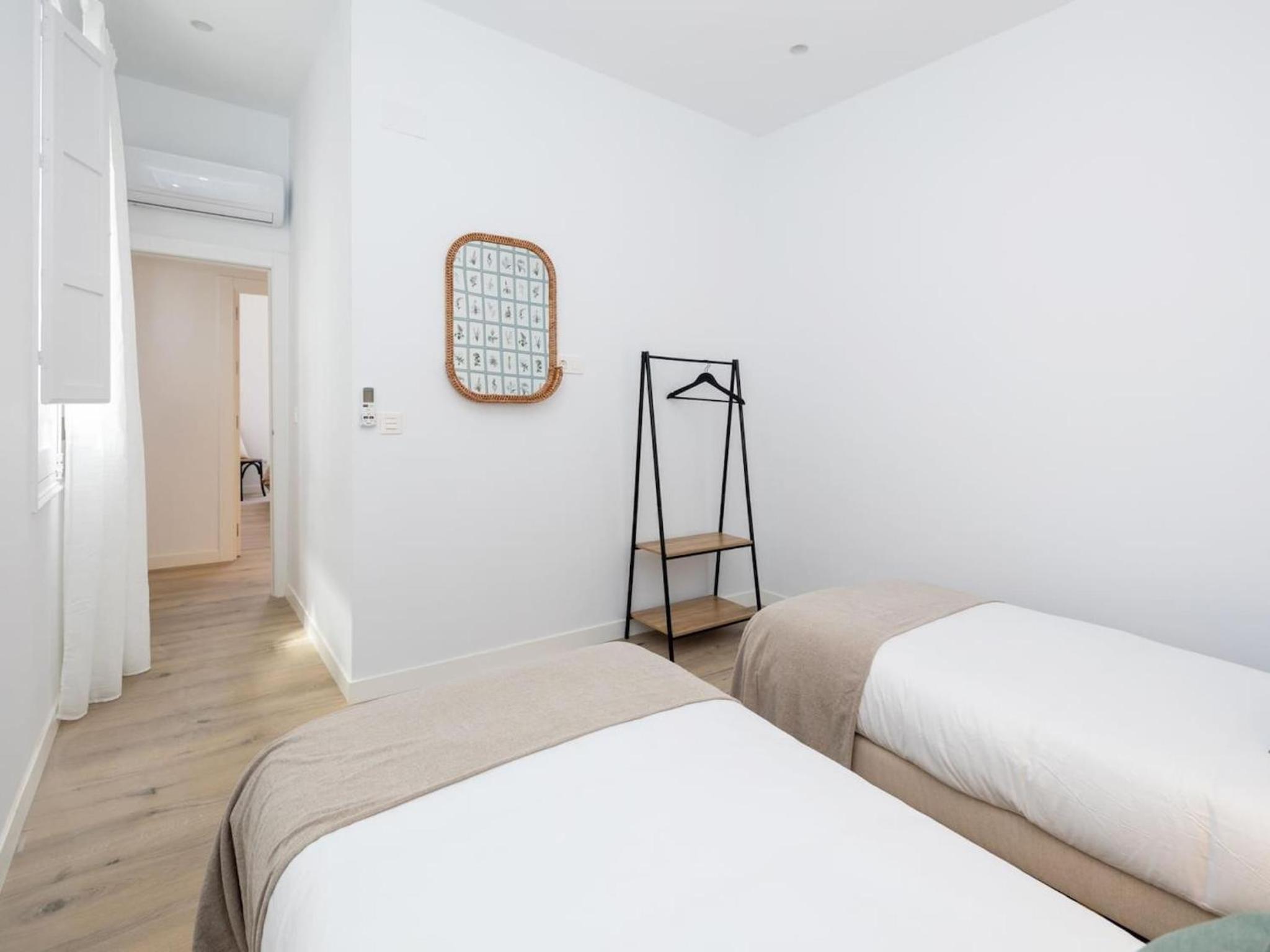 Bright and Elegant Gran Via apartments