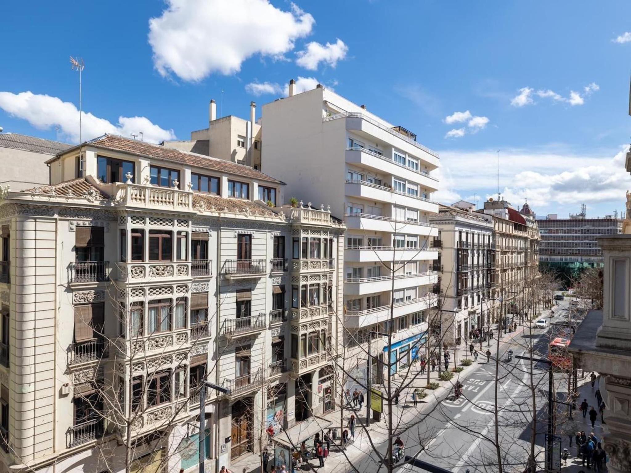 Bright and Elegant Gran Via apartments