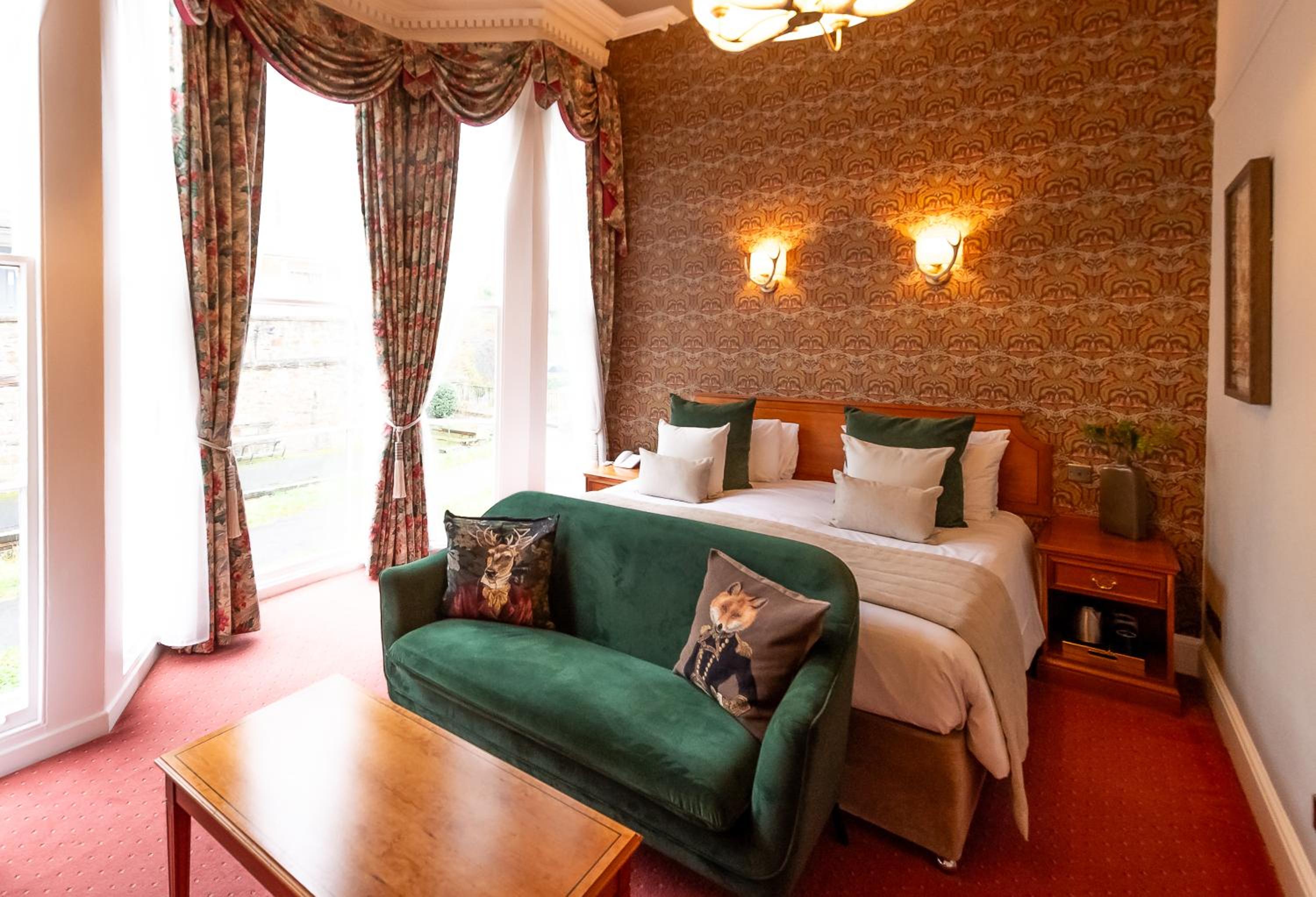 Bideford Vacations - The Royal Hotel - Property Image 3