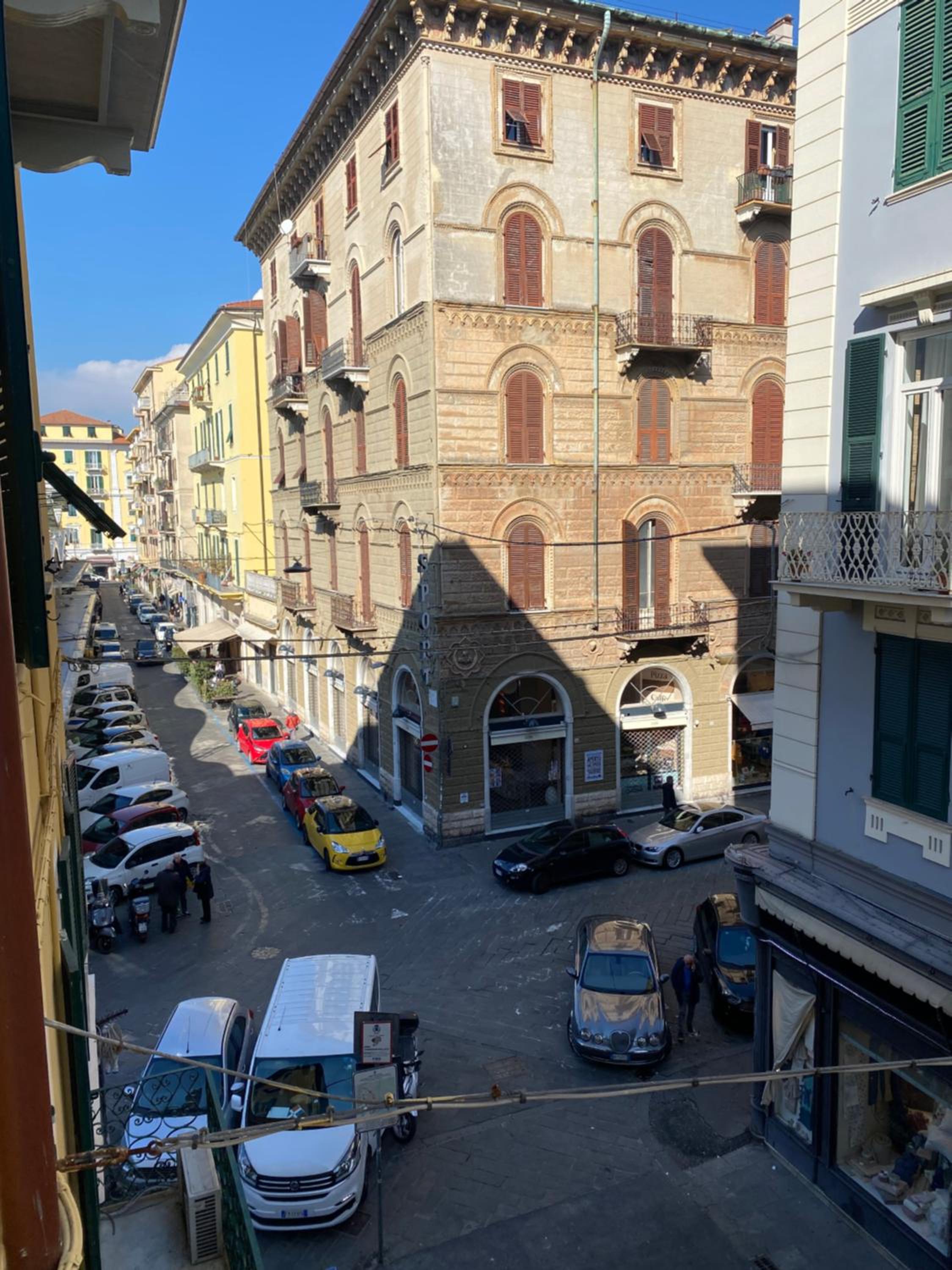 Hotel 54 ROSSELLI ROOMS - Image 1