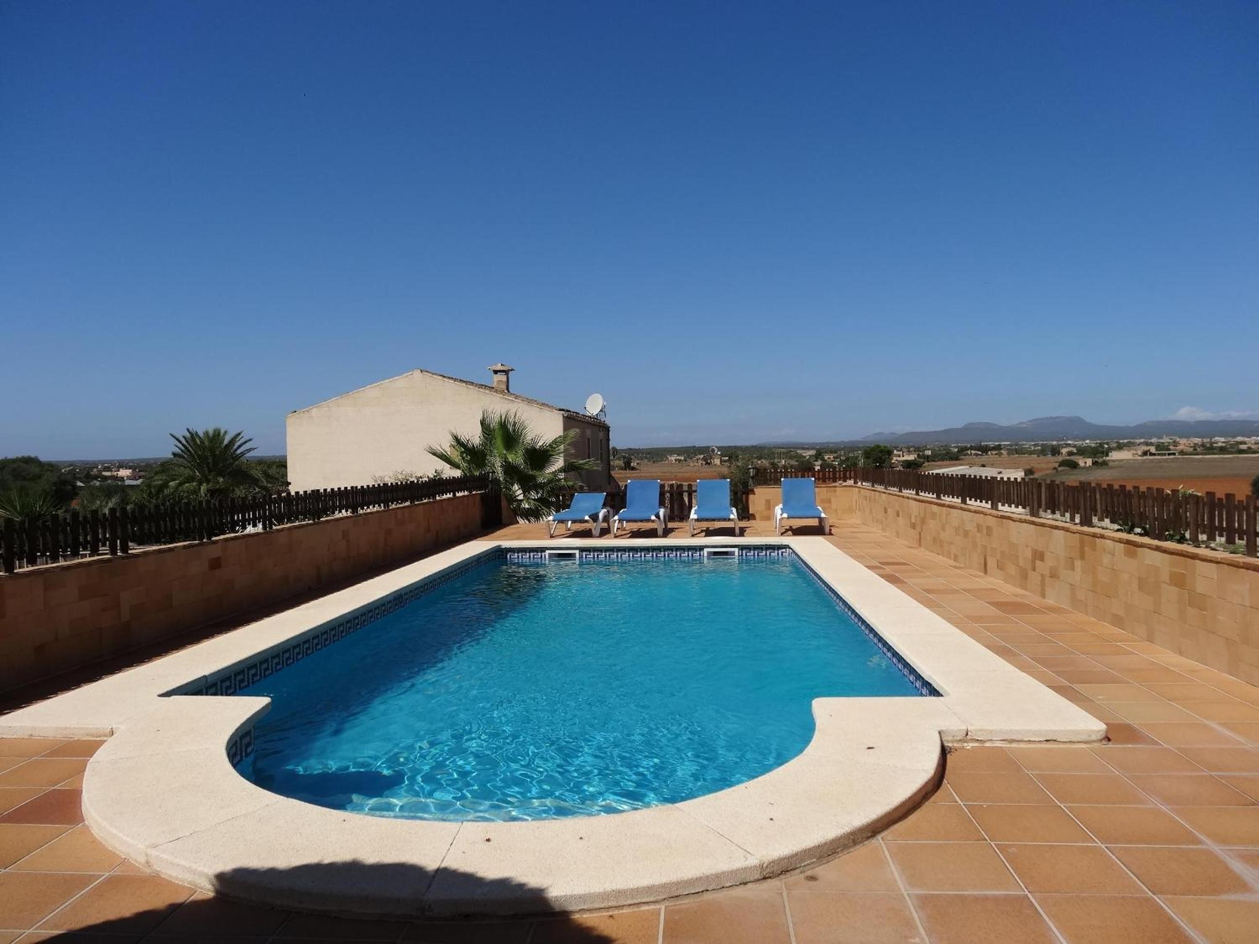 Villa en Campos con piscina privada