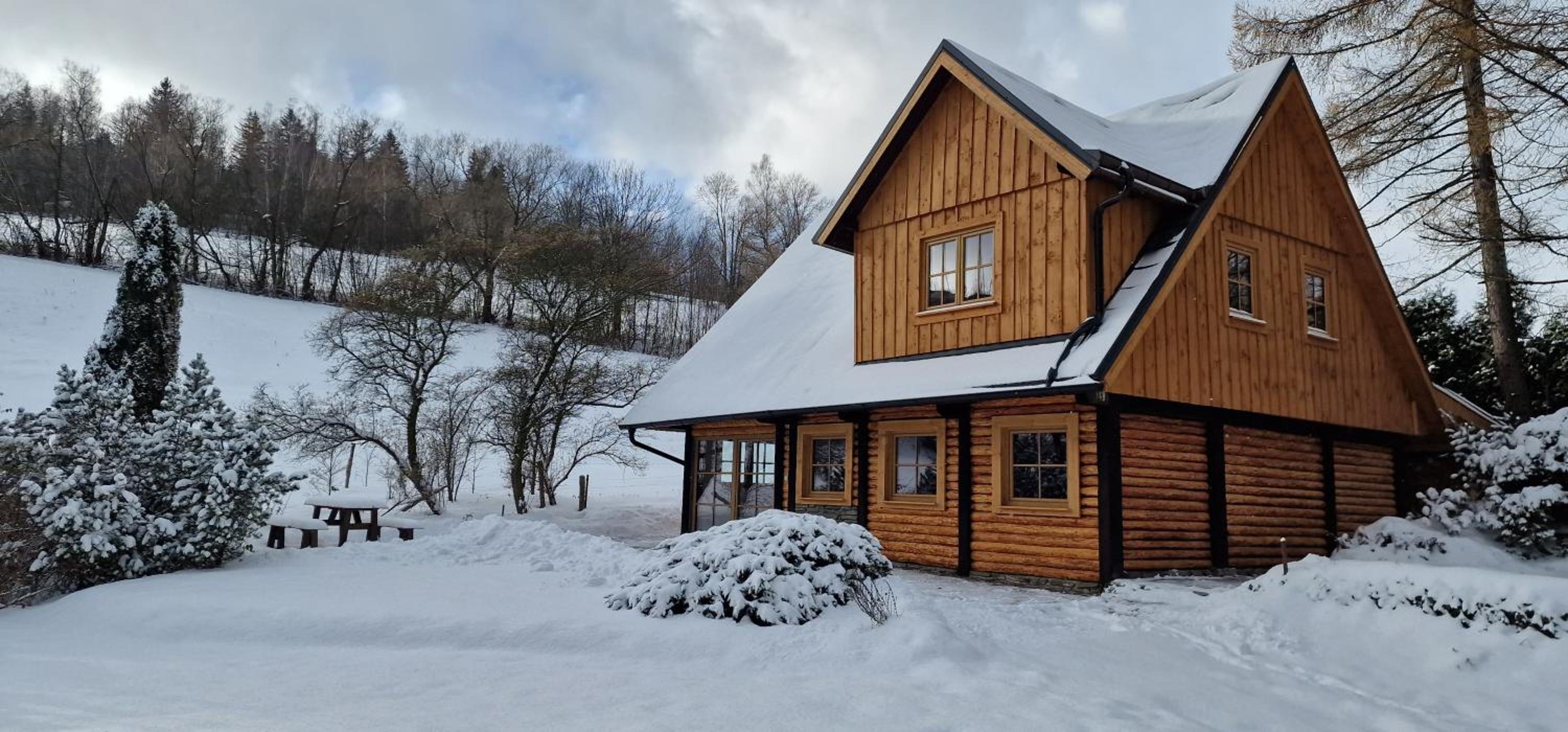Srubová Chata Tis