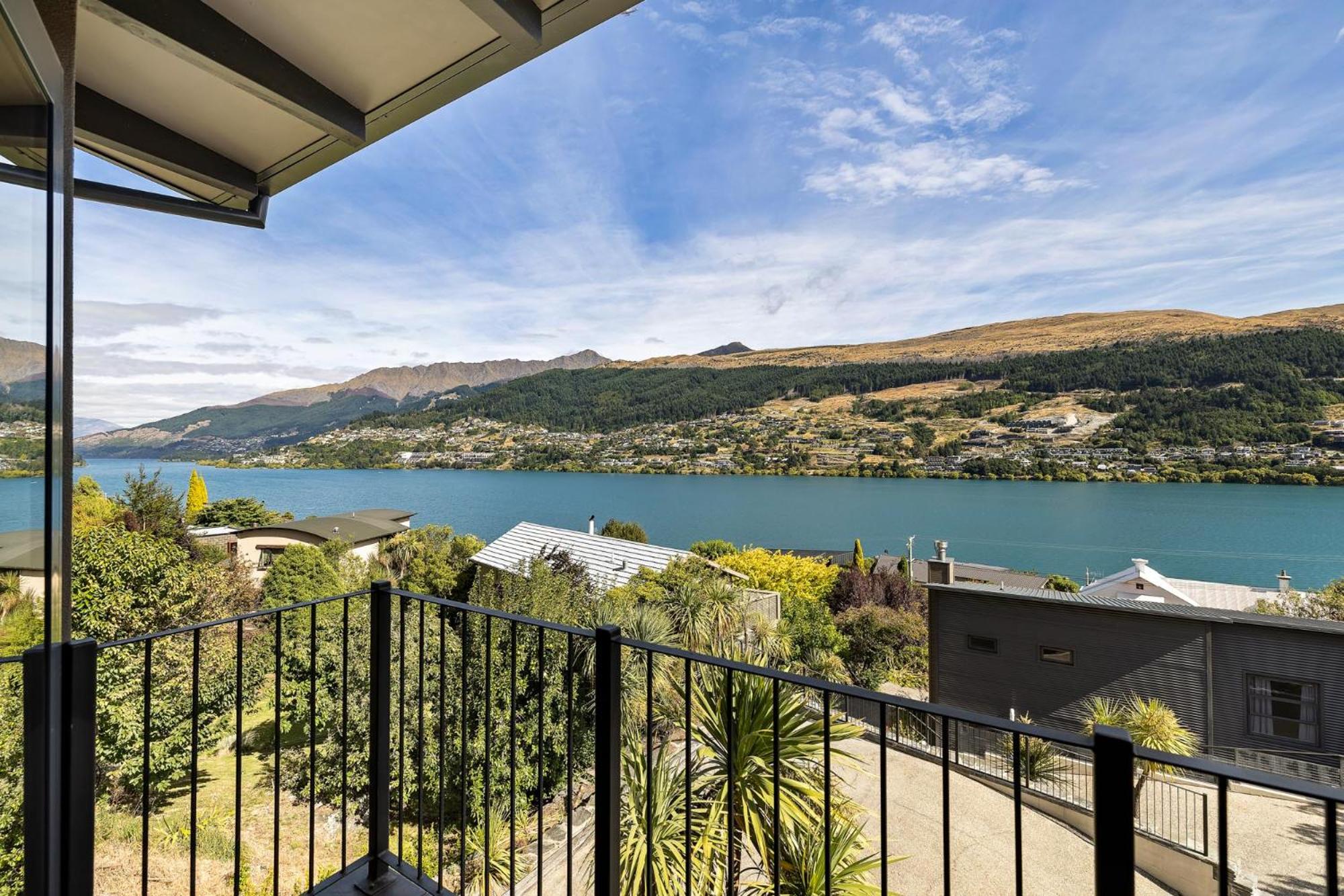 Luxurious Lake View Escape view 3
