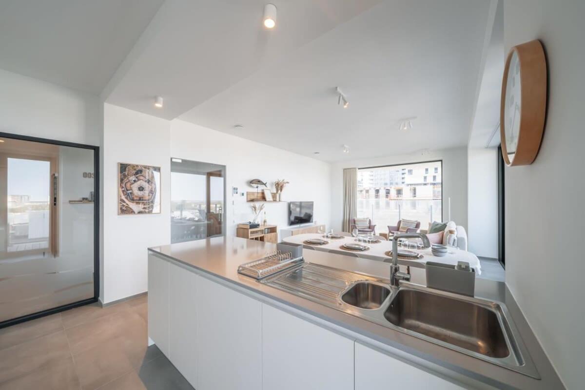 Casiola - Modern new apartment with pool access and parking