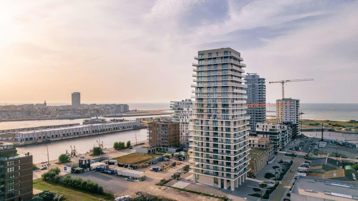 Casiola - Modern new apartment with pool access and parking