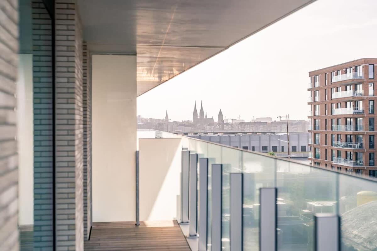 Casiola - Modern new apartment with pool access and parking