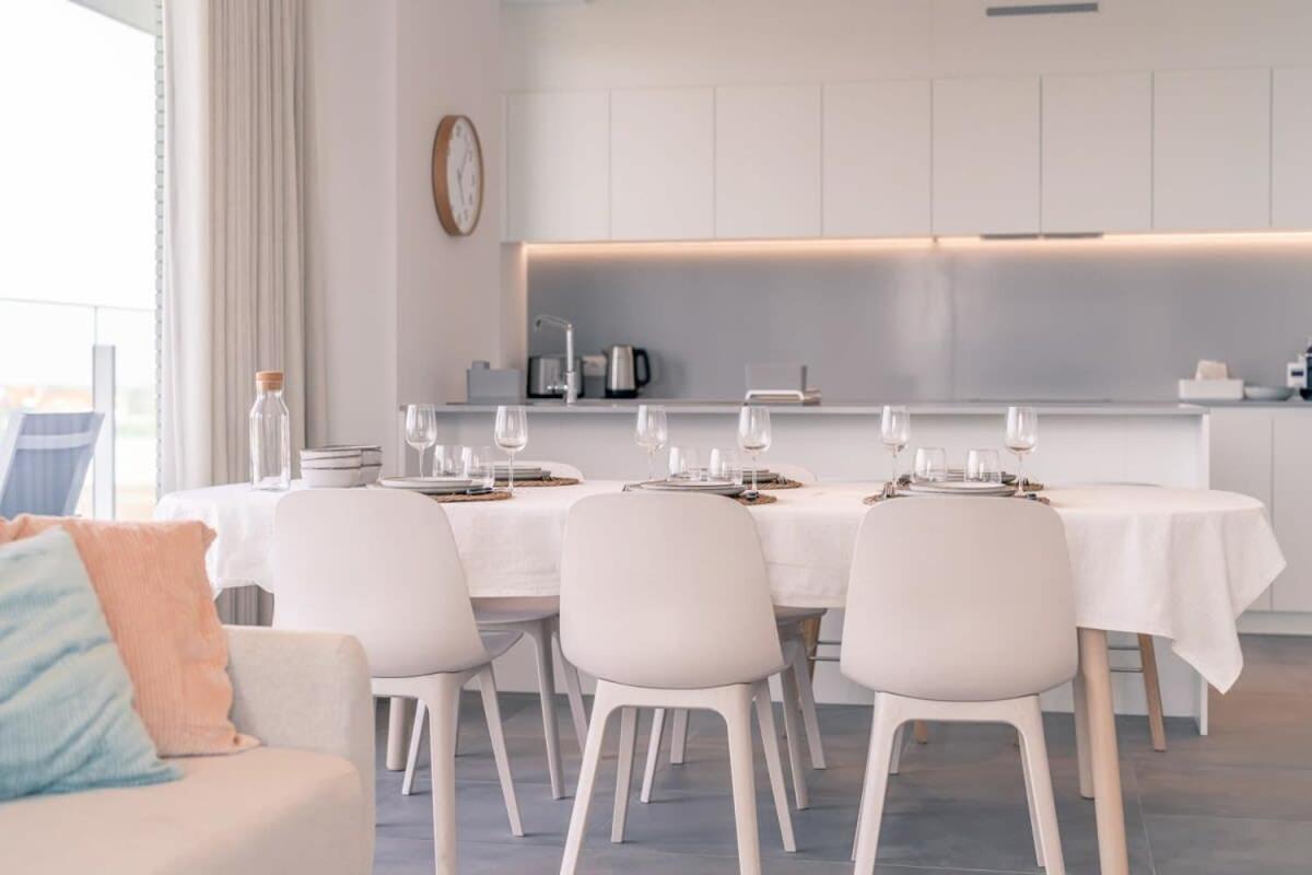 Casiola - Modern new apartment with pool access and parking