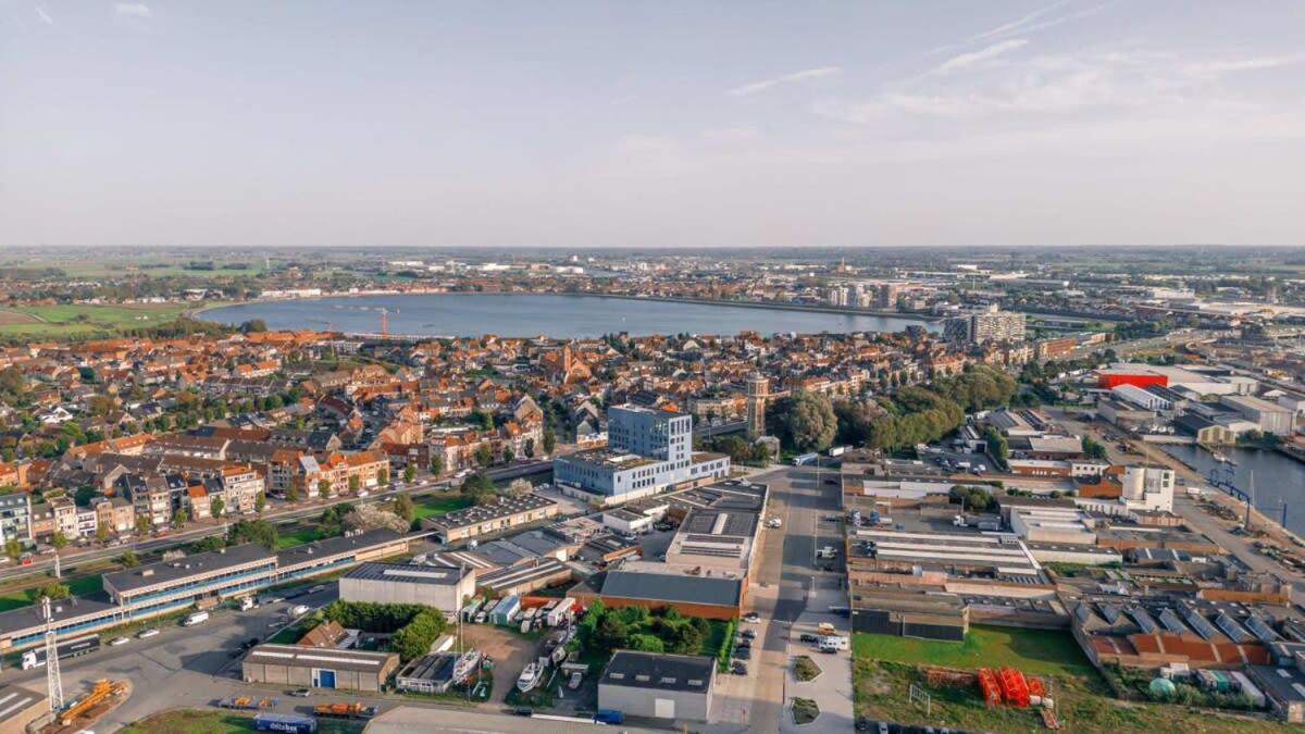 Casiola - Modern new apartment with pool access and parking