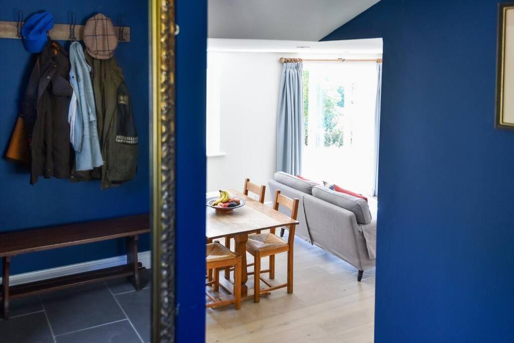 Tranquil cottage in heart of Cotswolds view 4