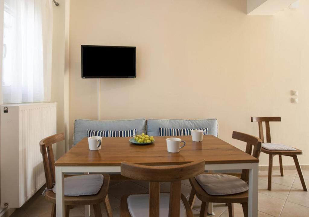 Santorini Med homes - Lydia Apartment view 4