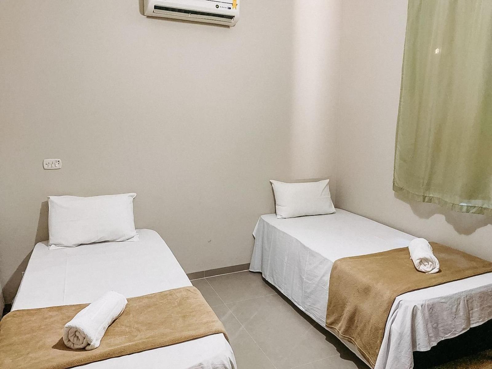 Residencial IL Pevero, condomínio com piscina e área gourmet a uma quadra da Praia de Taperapuã aptos com 2 quartos