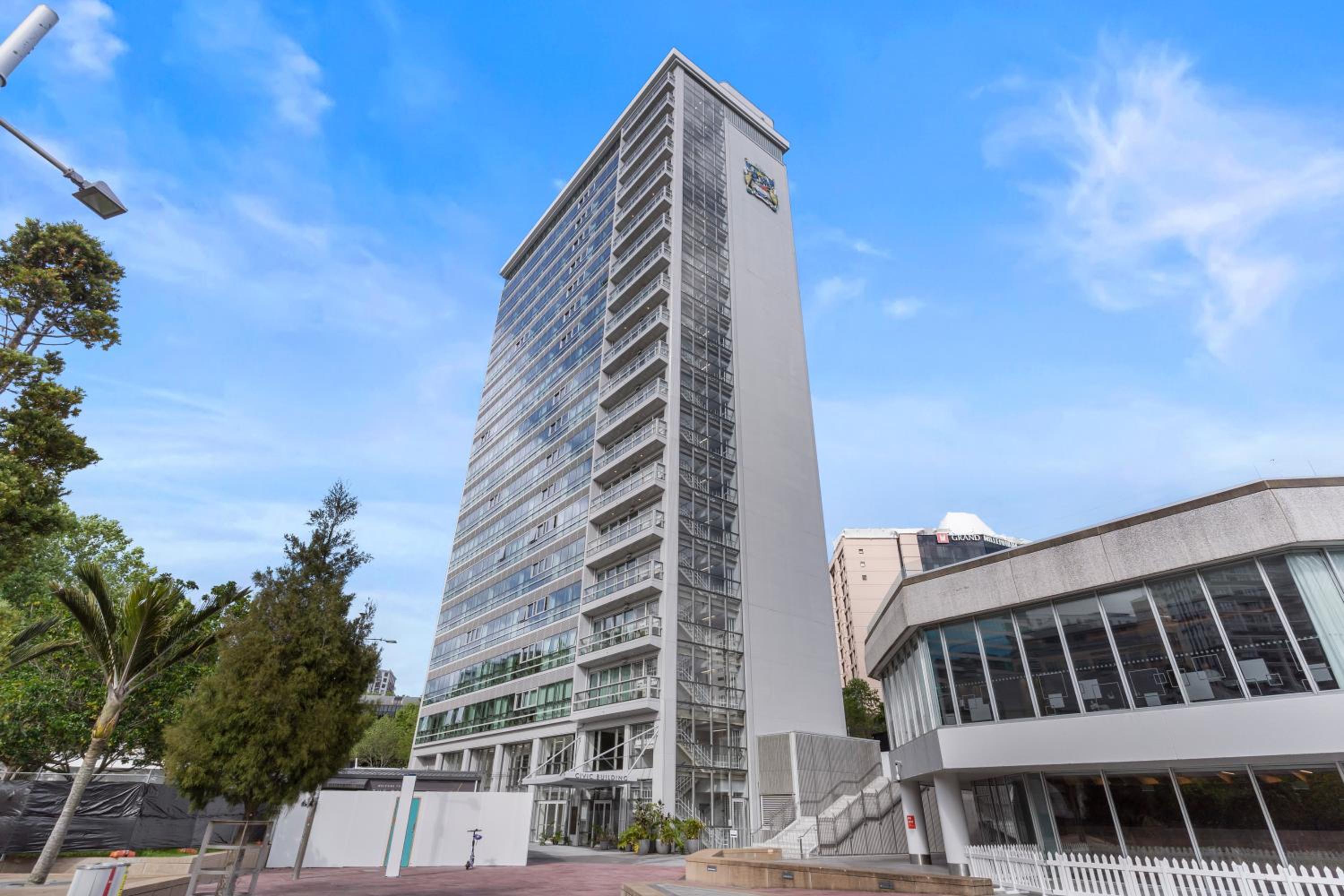 Modern Apartment & Parking - Central & Quite
