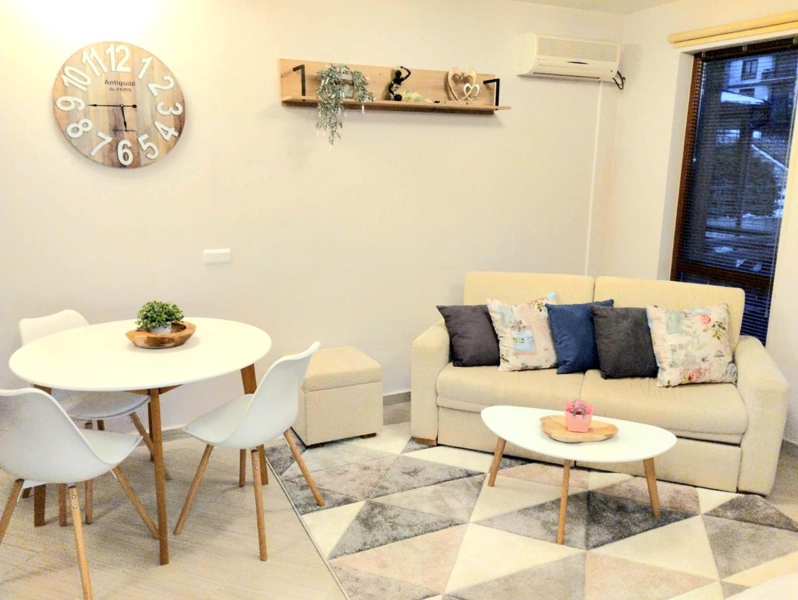 Spacious luxury studio with mountain view - SPA available