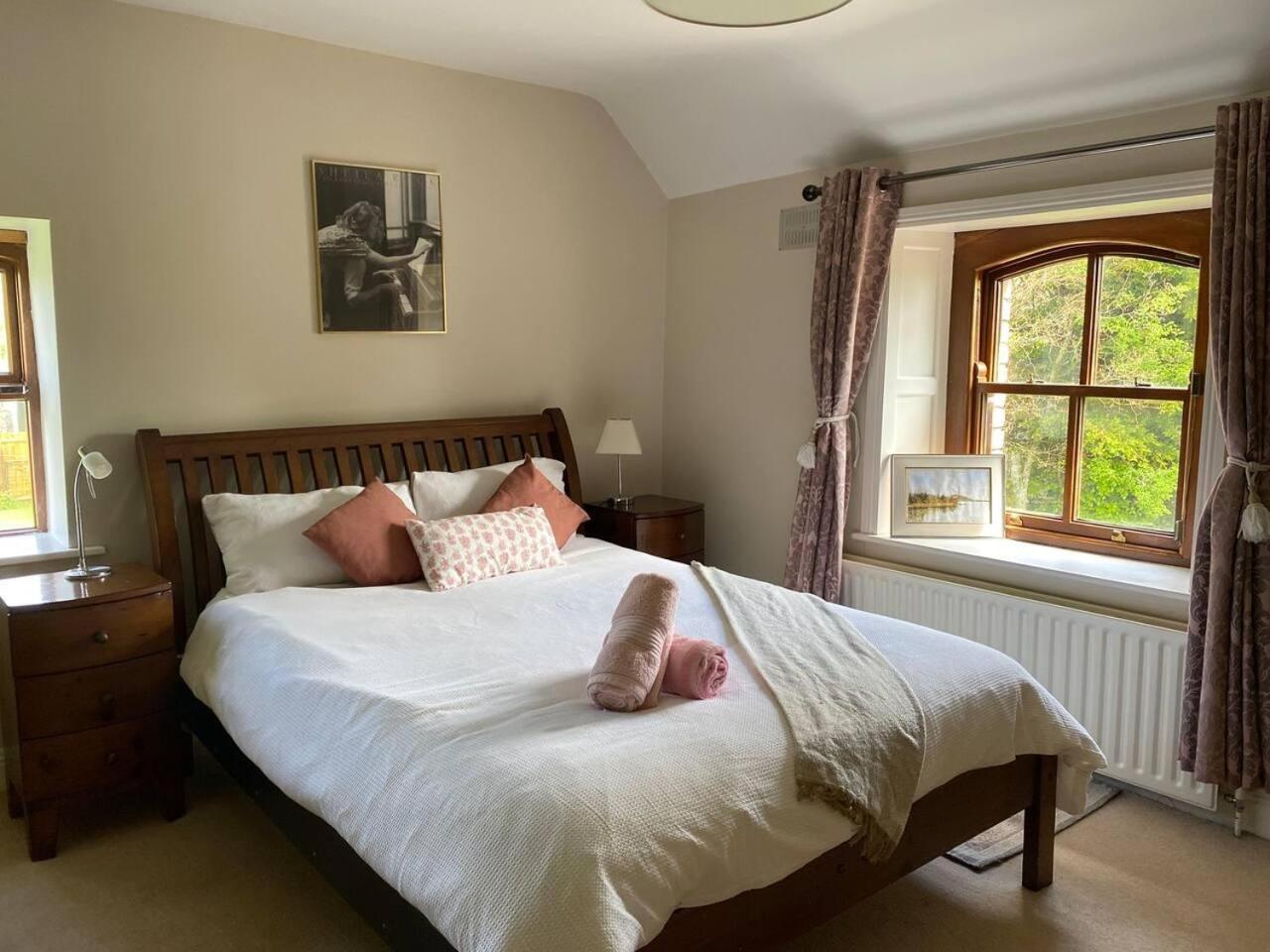 Beautiful Countryside House with Jacuzzi close to Dublin City view 2