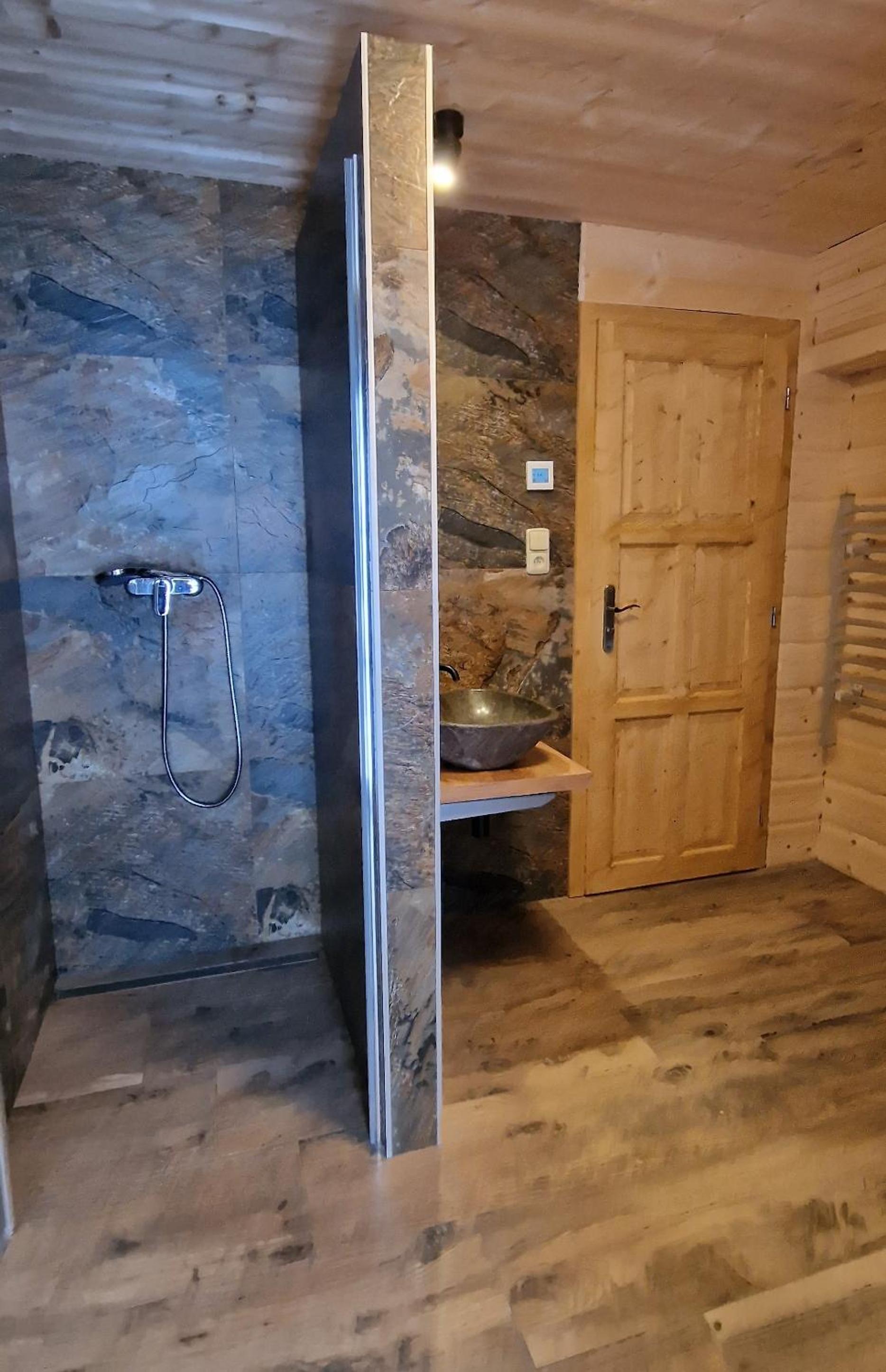 Srubová Chata Tis