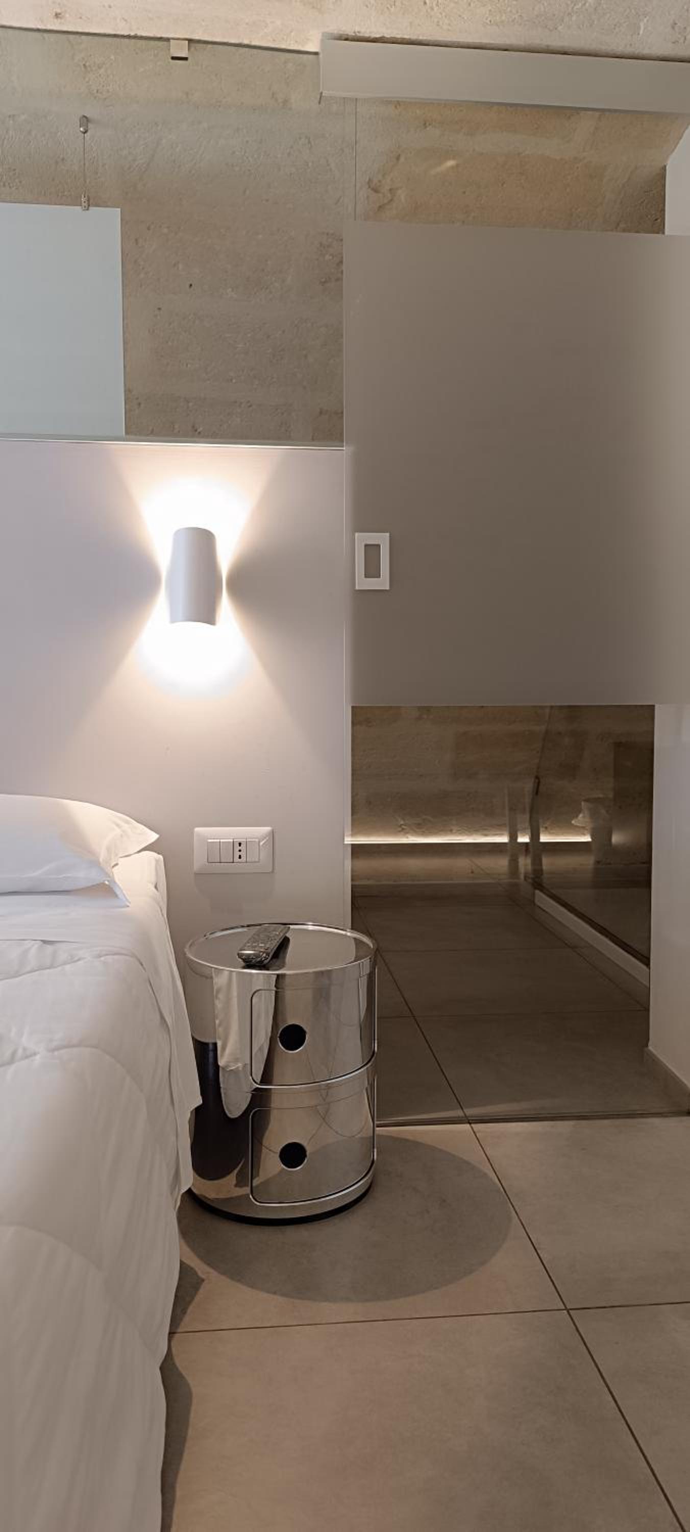 Lamia Room Rentals