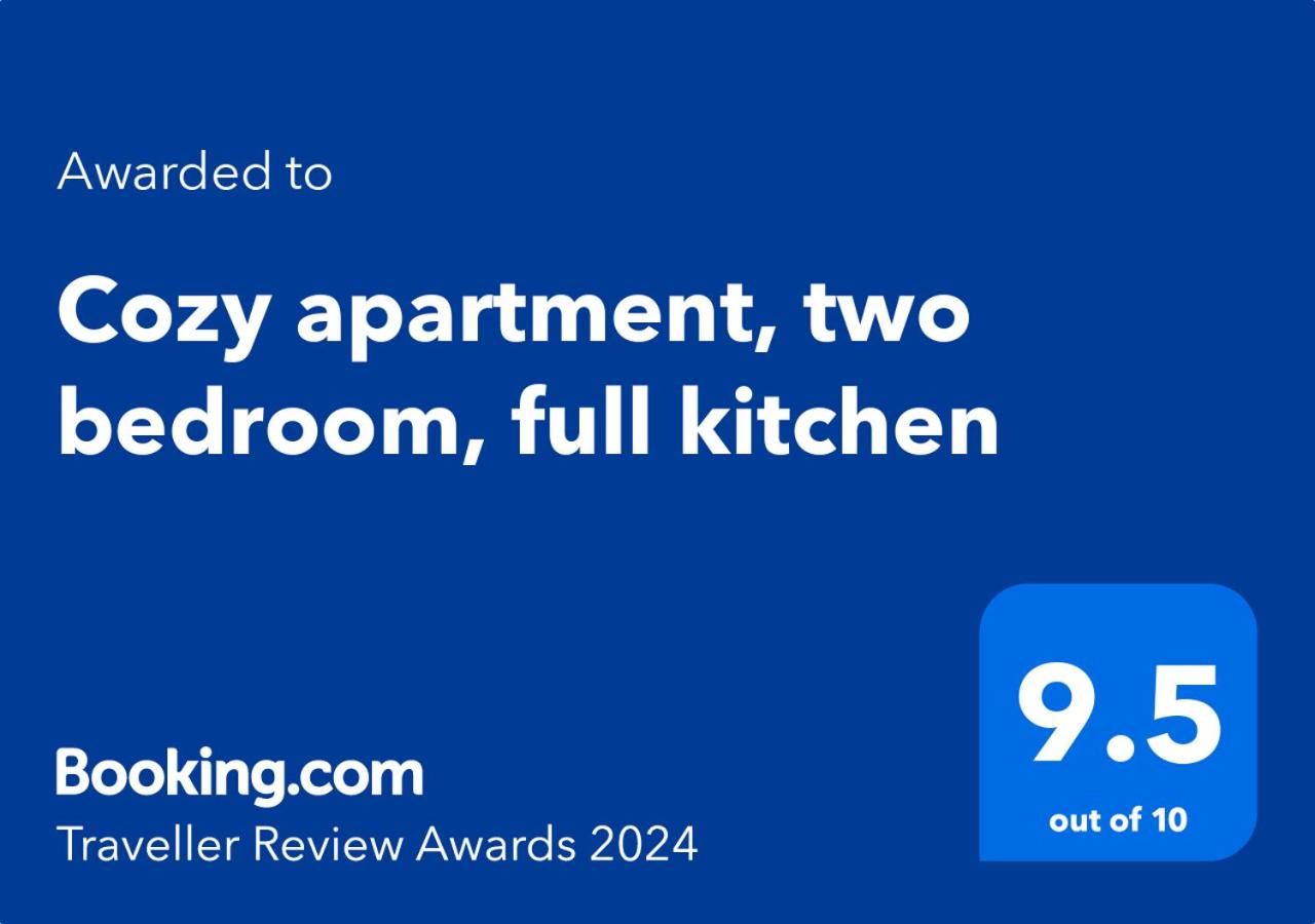 Cozy apartment, two bedroom, full kitchen