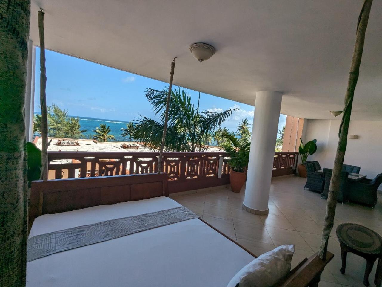 Lux Suites Lamera Beachfront Apartments