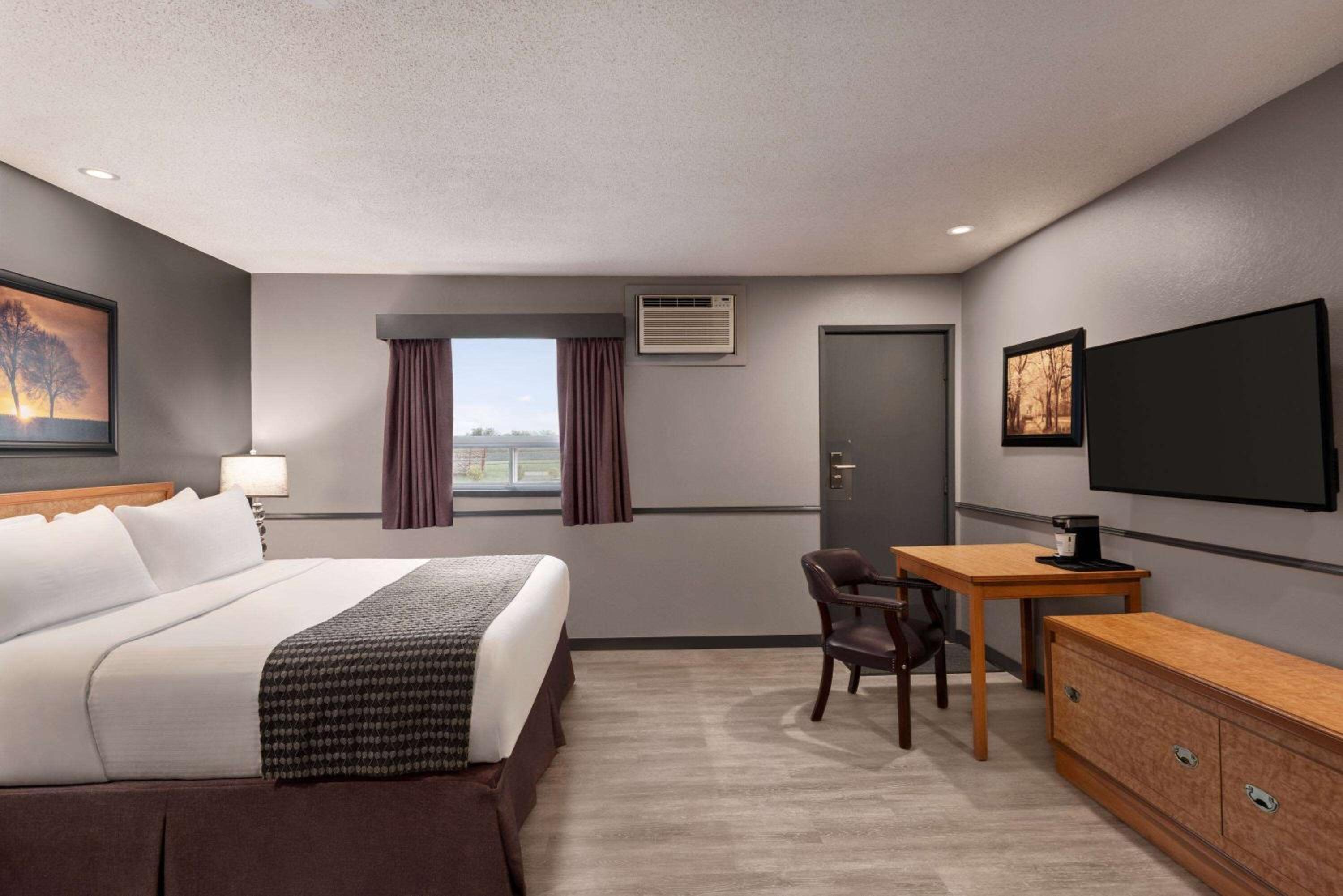 Brandon Vacations - Travelodge by Wyndham Brandon - Property Image 4
