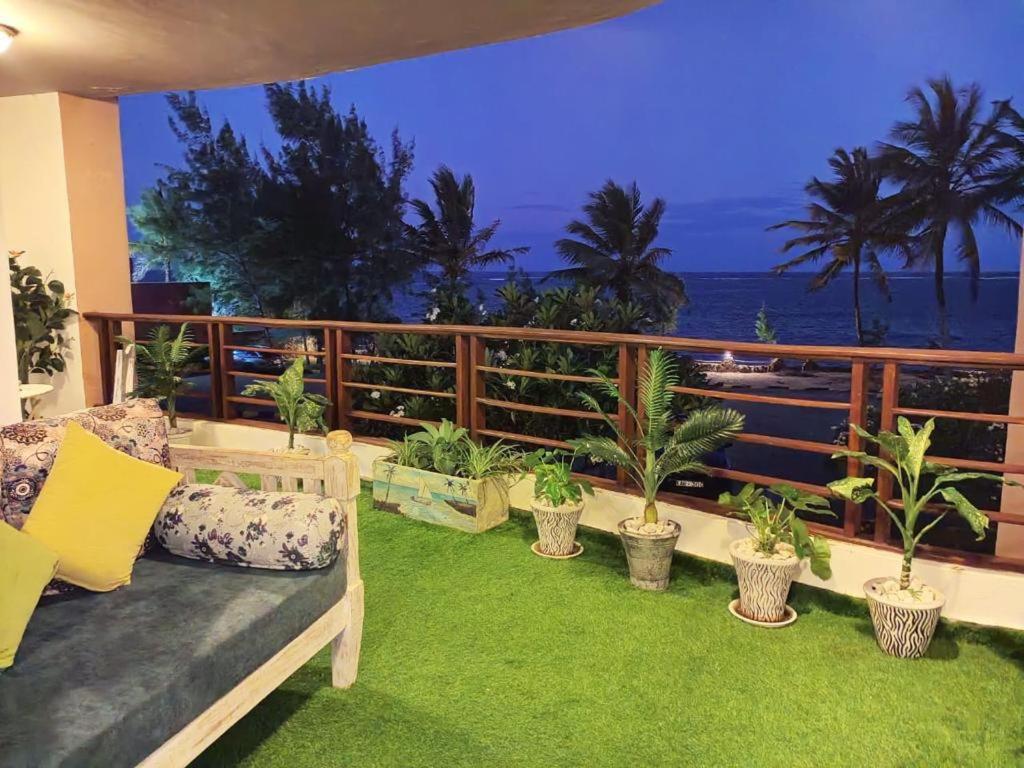 Lux Suites Lamera Beachfront Apartments
