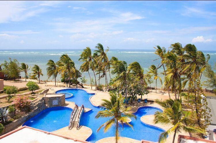 Lux Suites Lamera Beachfront Apartments