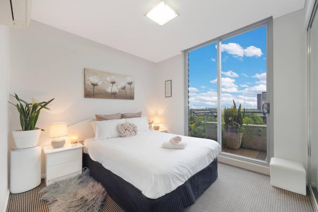 Lovely home with pool in Zetland