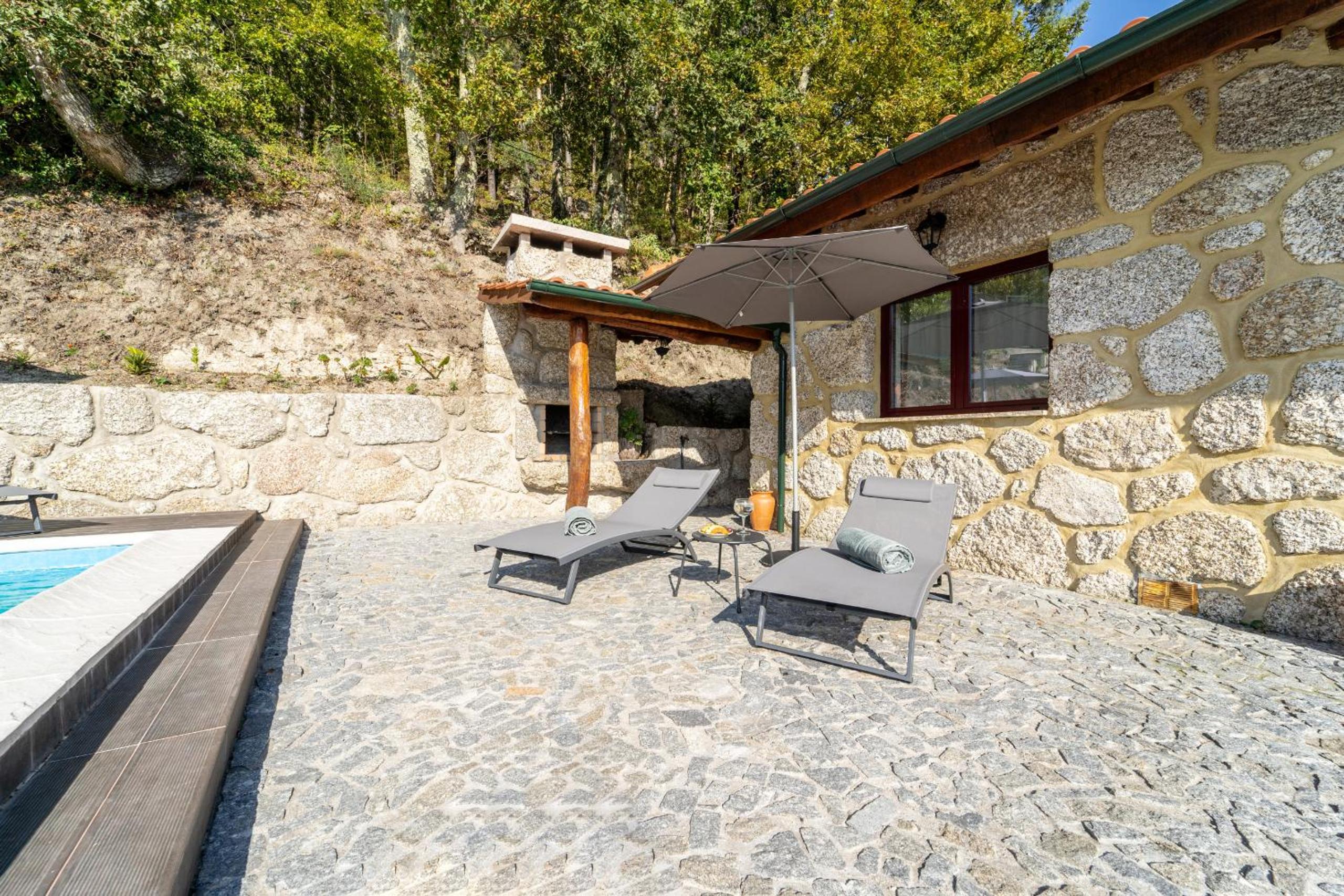 Assento do Cávado by House and People view 4