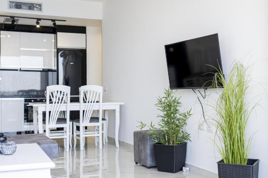 Elite Residence - Seafront Apartments