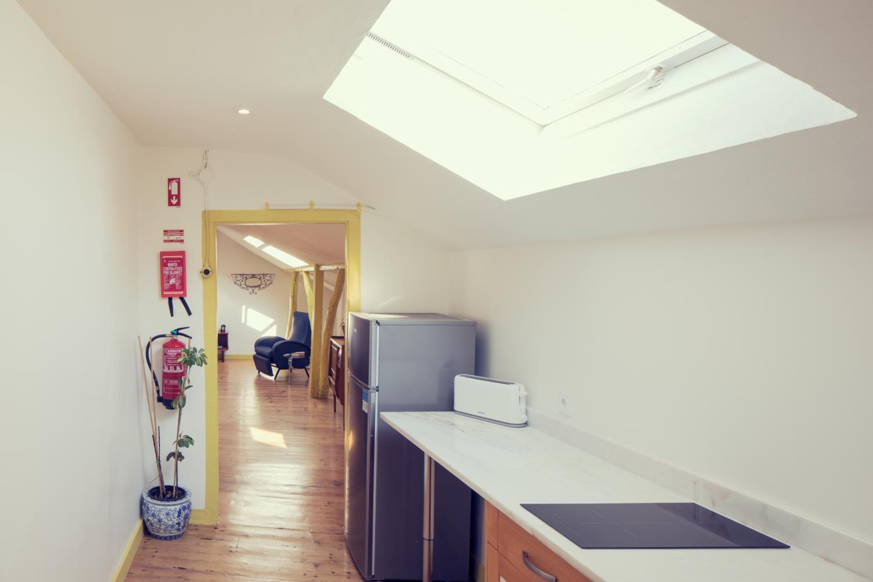 Lisbon Calling Rooms & Studio