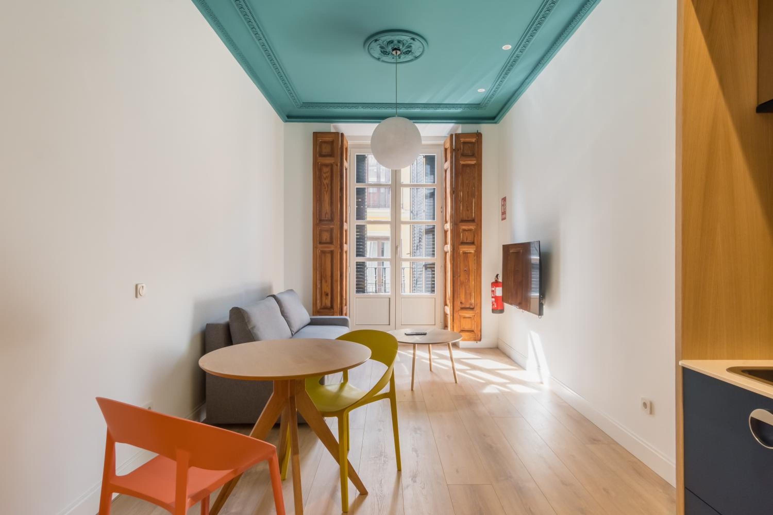 Modern Bright- Studio -Chueca