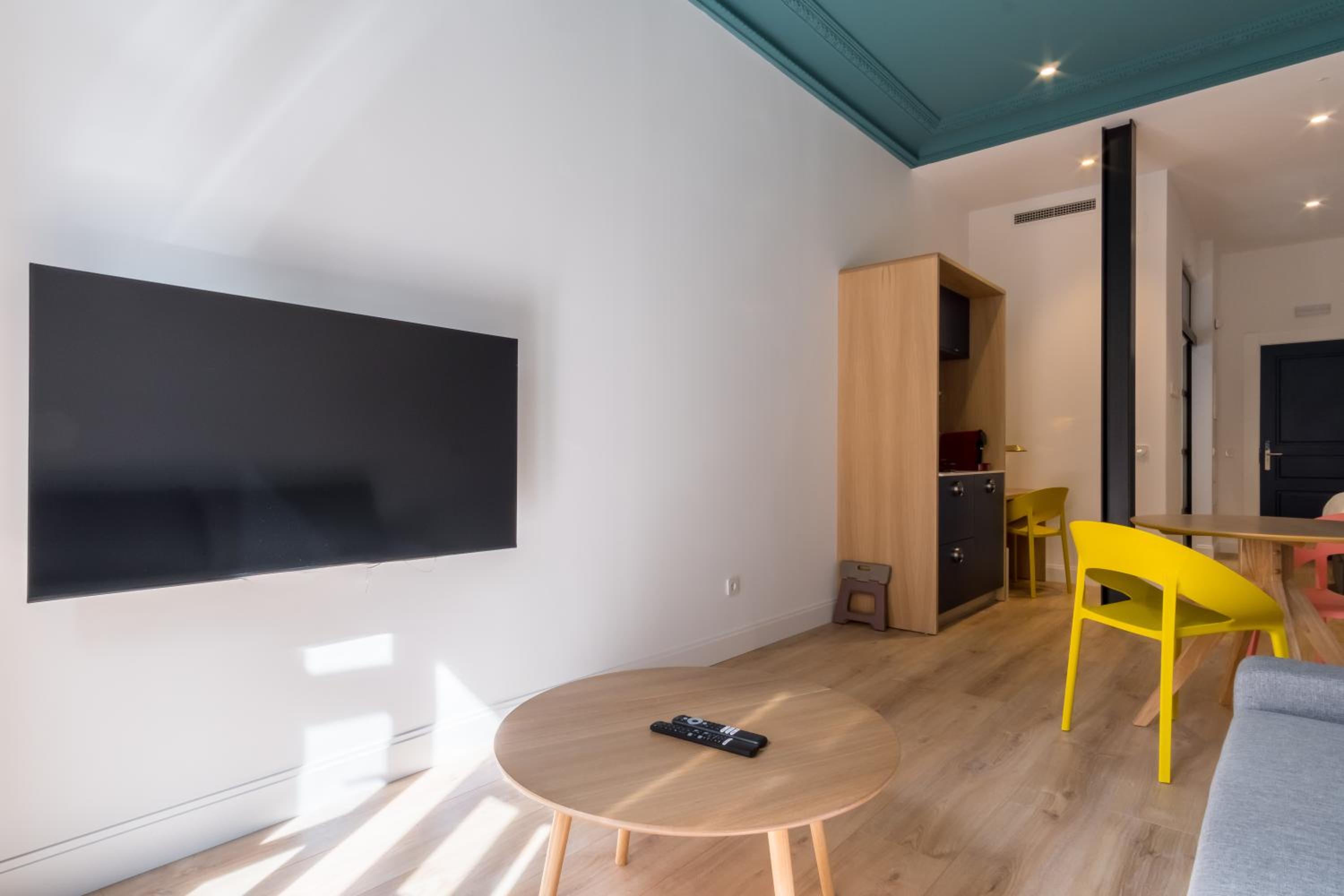 Modern Bright- Studio -Chueca