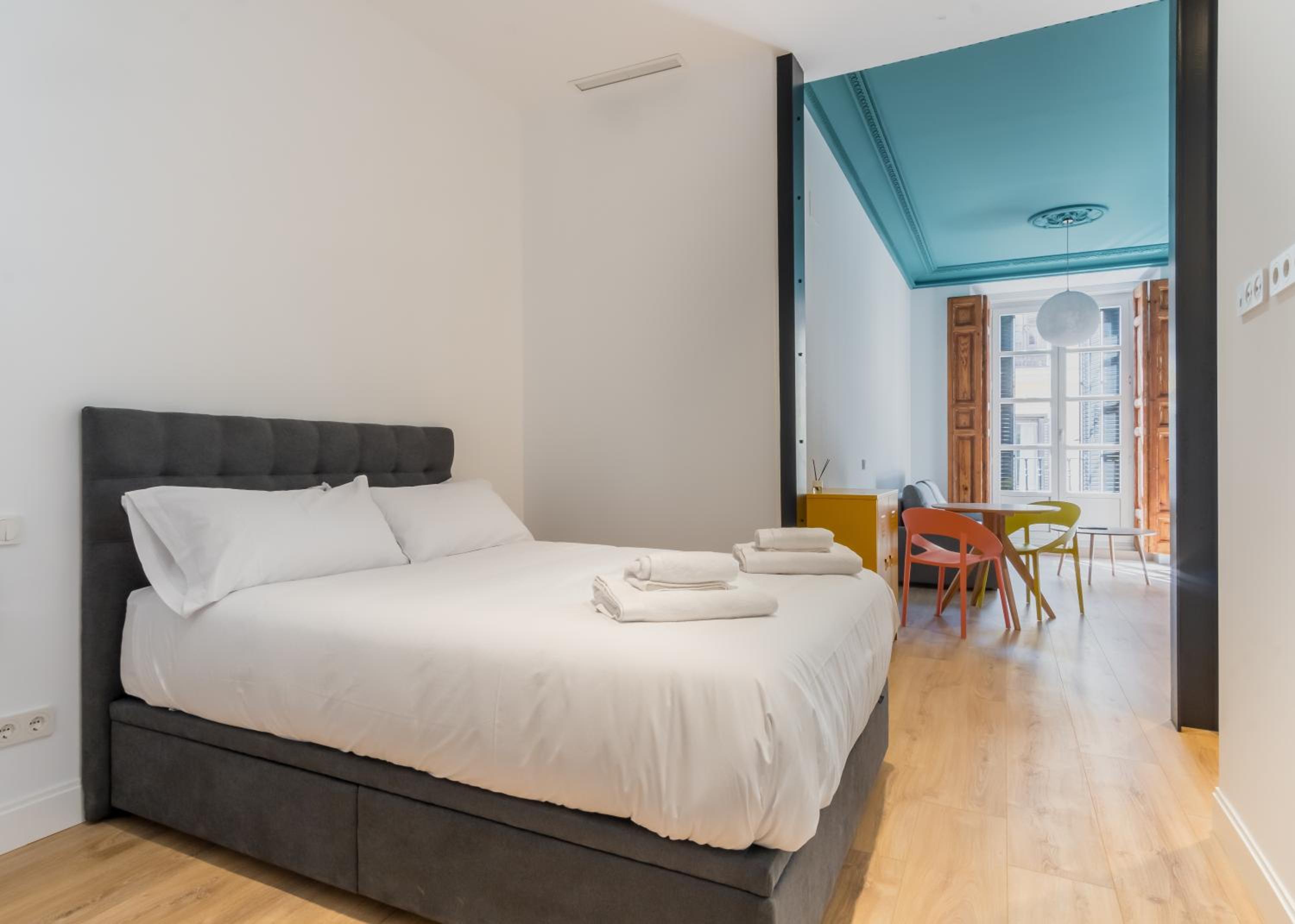 Modern Bright- Studio -Chueca