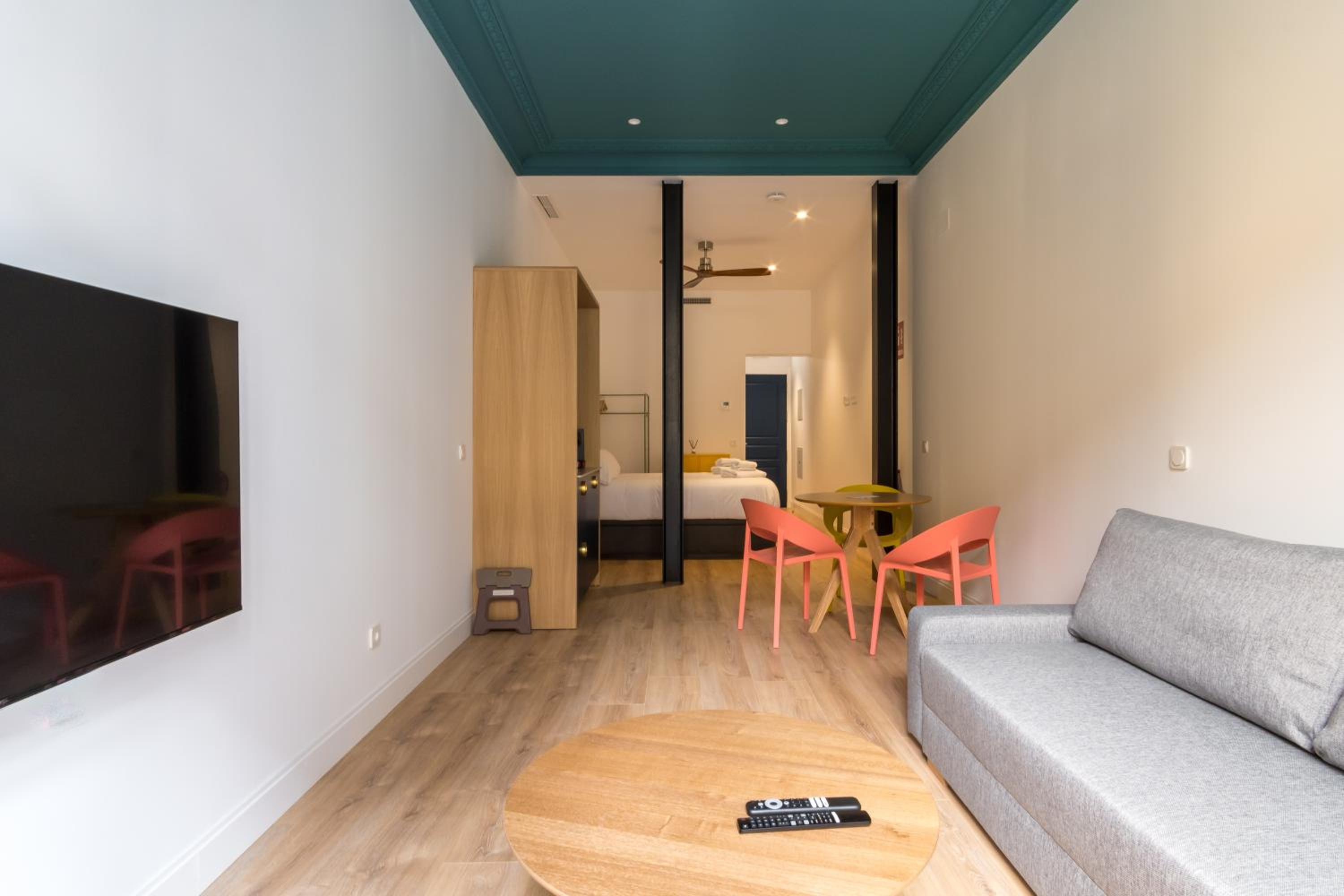 Modern Bright- Studio -Chueca