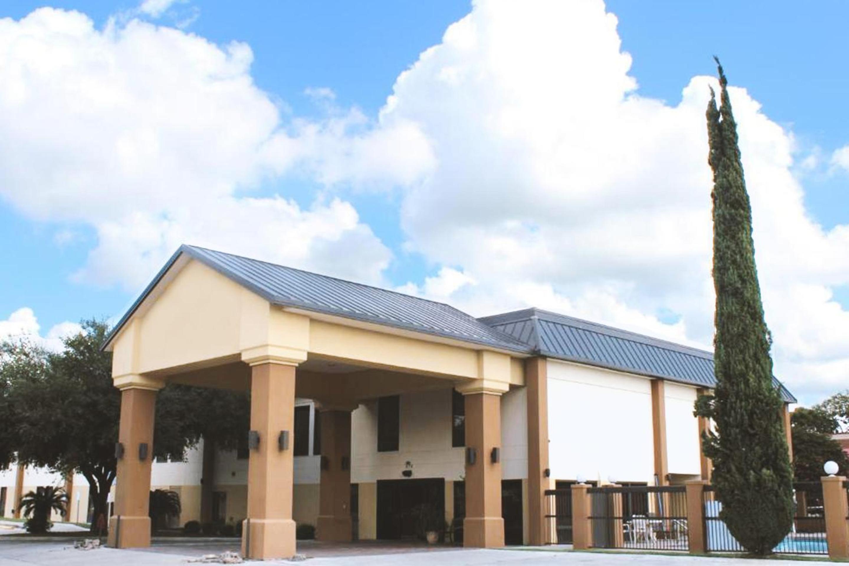 Coratel Inn & Suites by Jasper New Braunfels IH-35 EXT 189 view 2