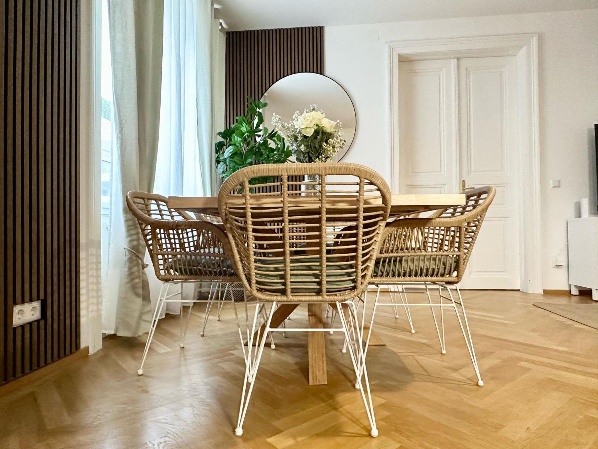 Designer Apartment Near Main Station