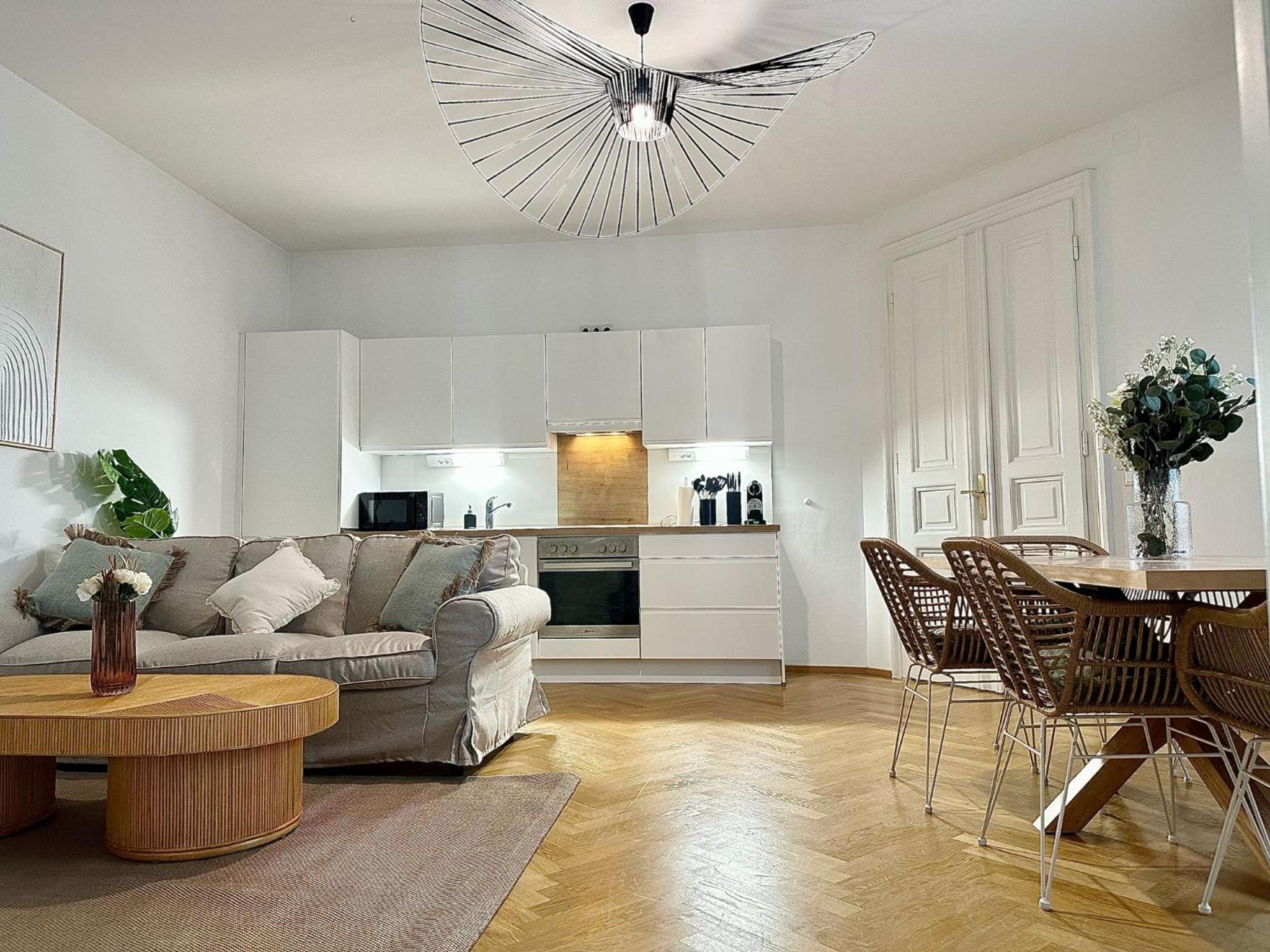 Designer Apartment Near Main Station