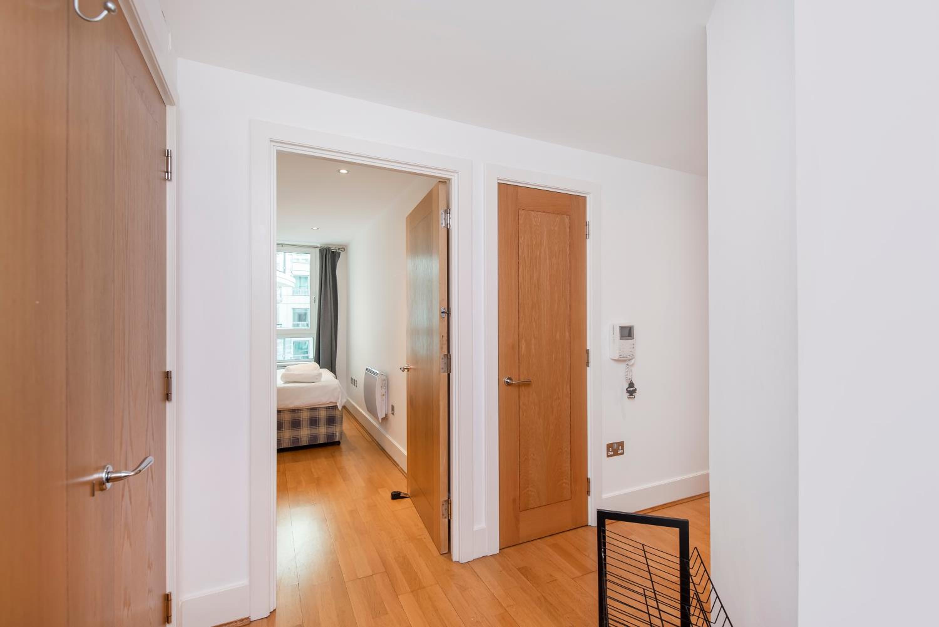 Compact 2 Bed Good Transport Links