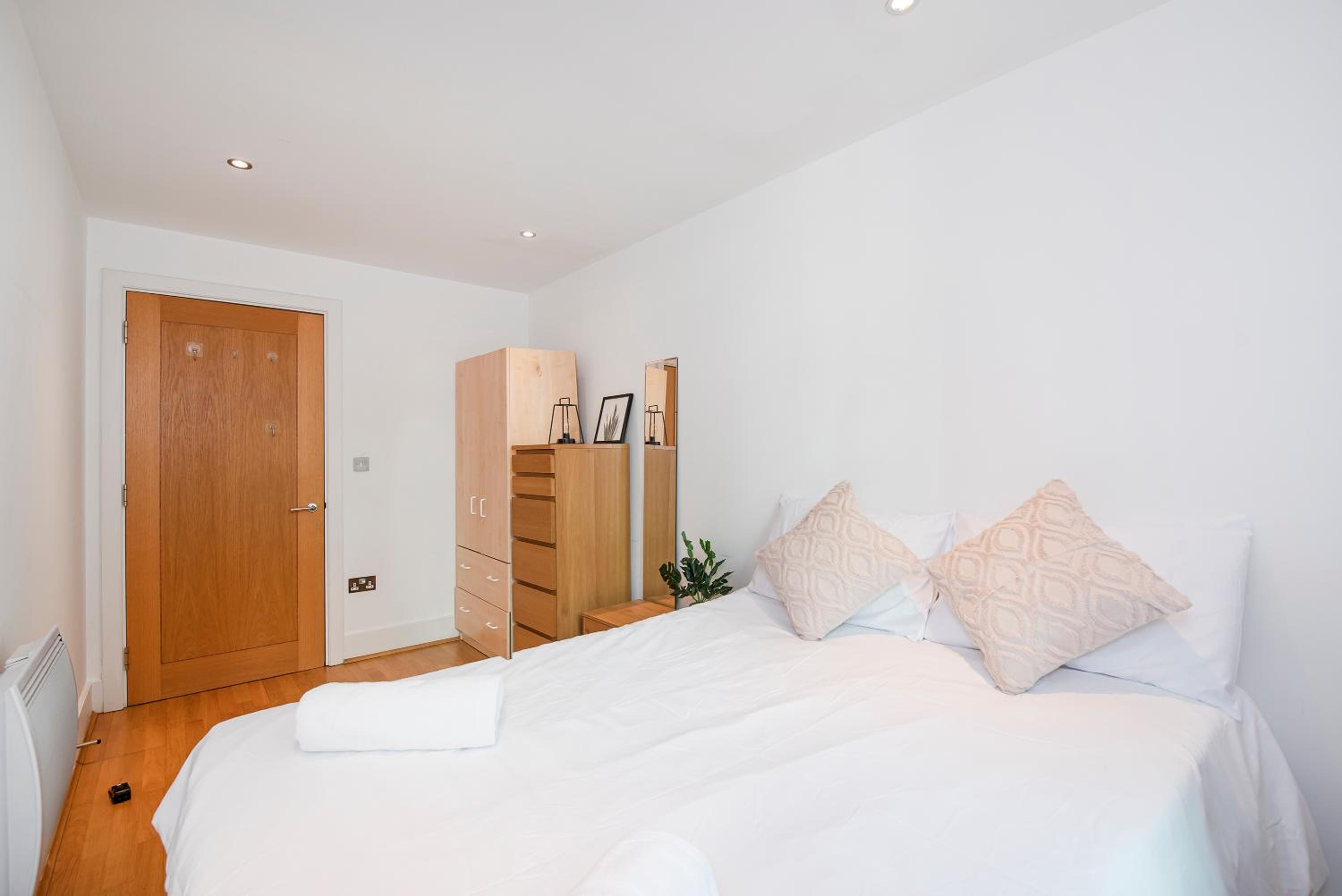Compact 2 Bed Good Transport Links