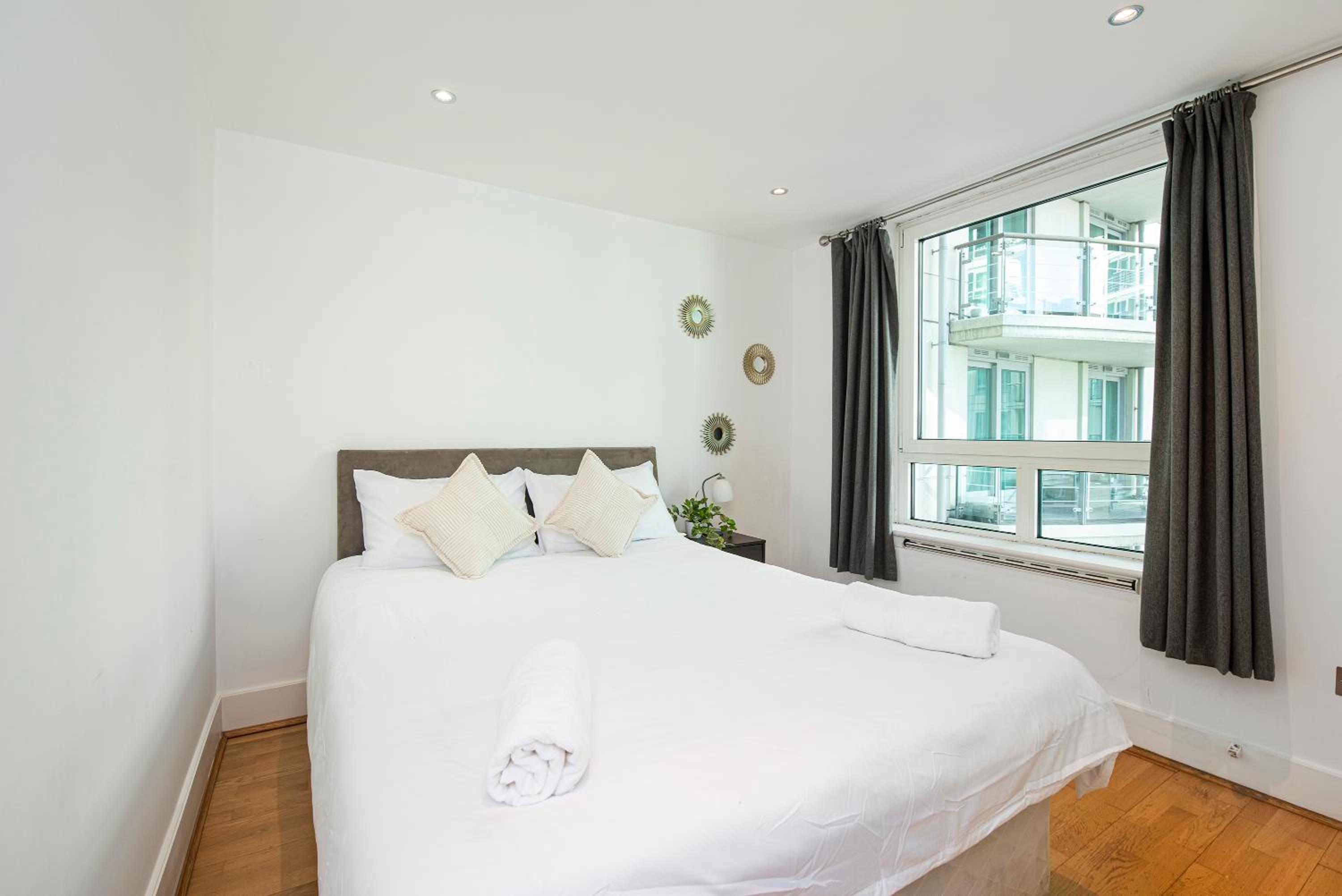 Compact 2 Bed Good Transport Links
