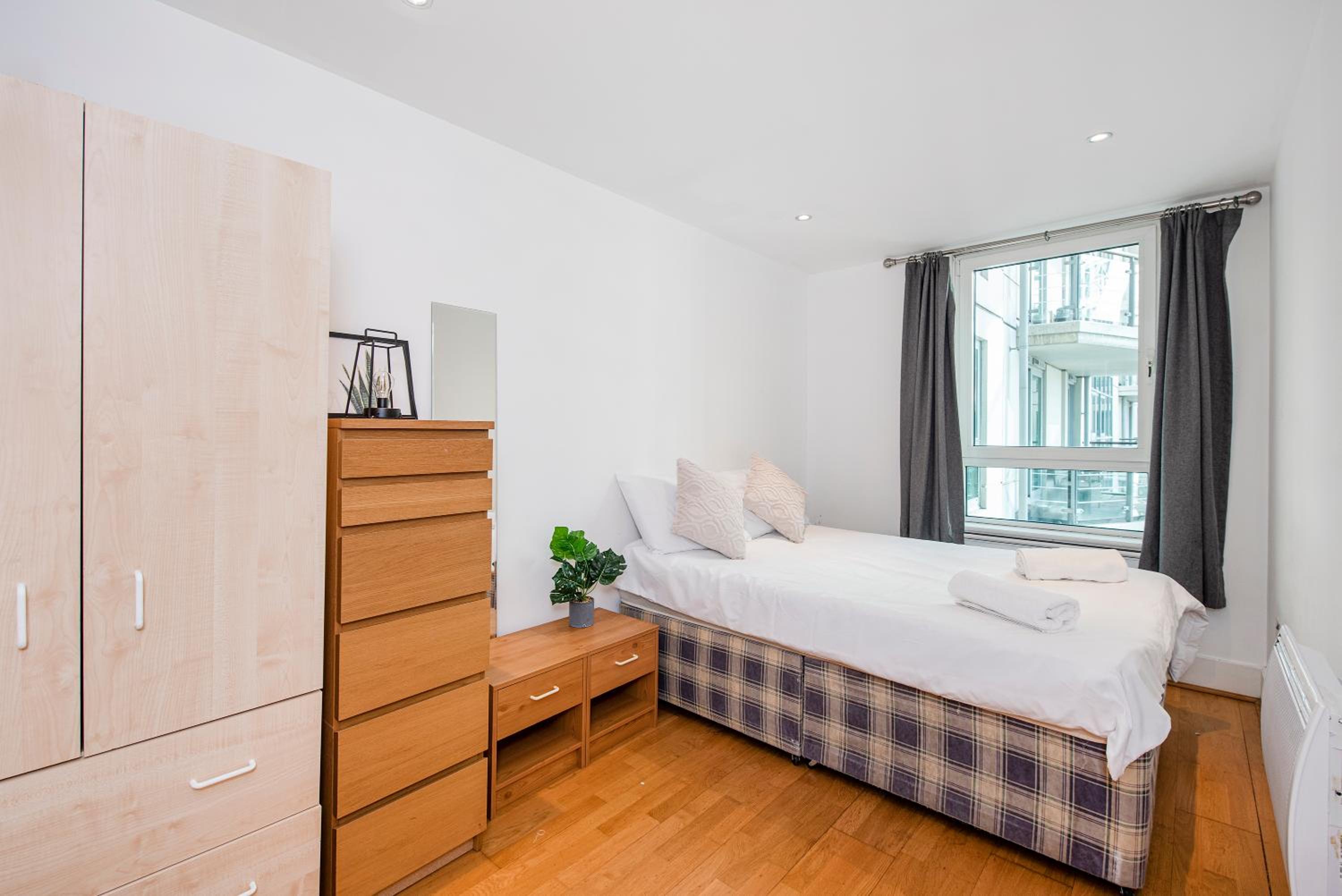 Compact 2 Bed Good Transport Links