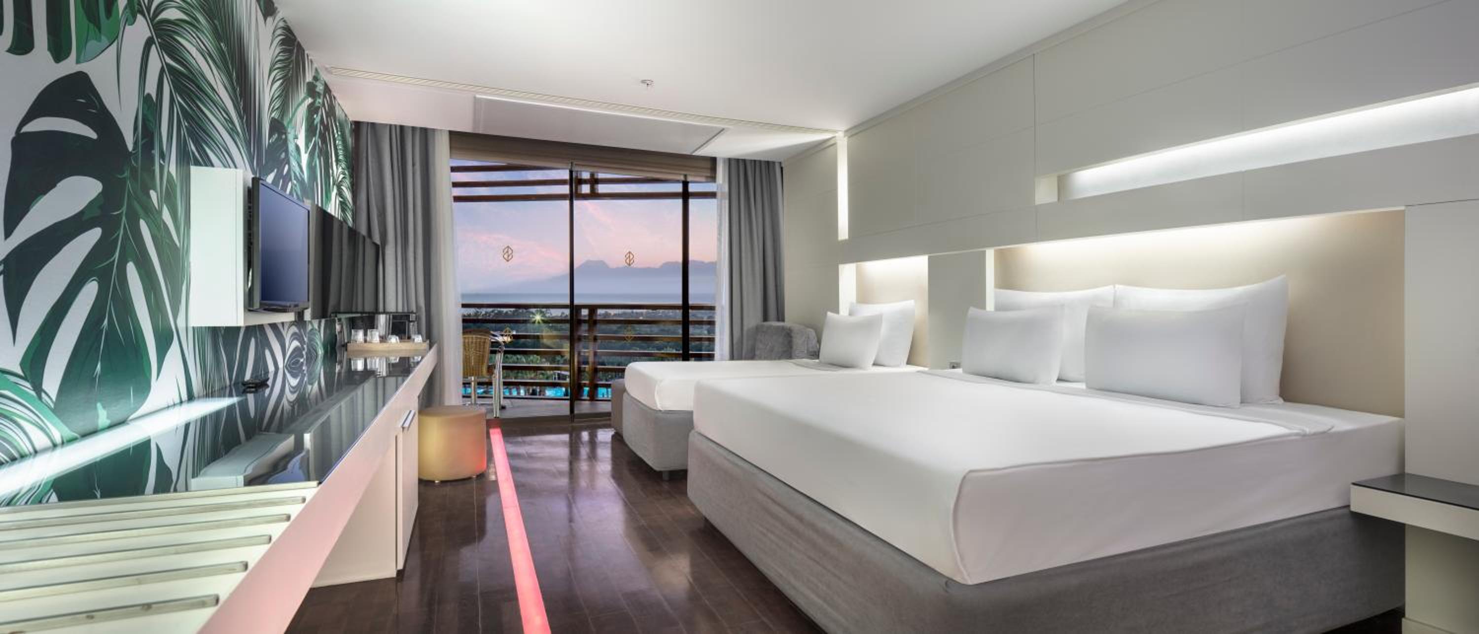 Nirvana Cosmopolitan Hotel - Convention & Sports Center view 3