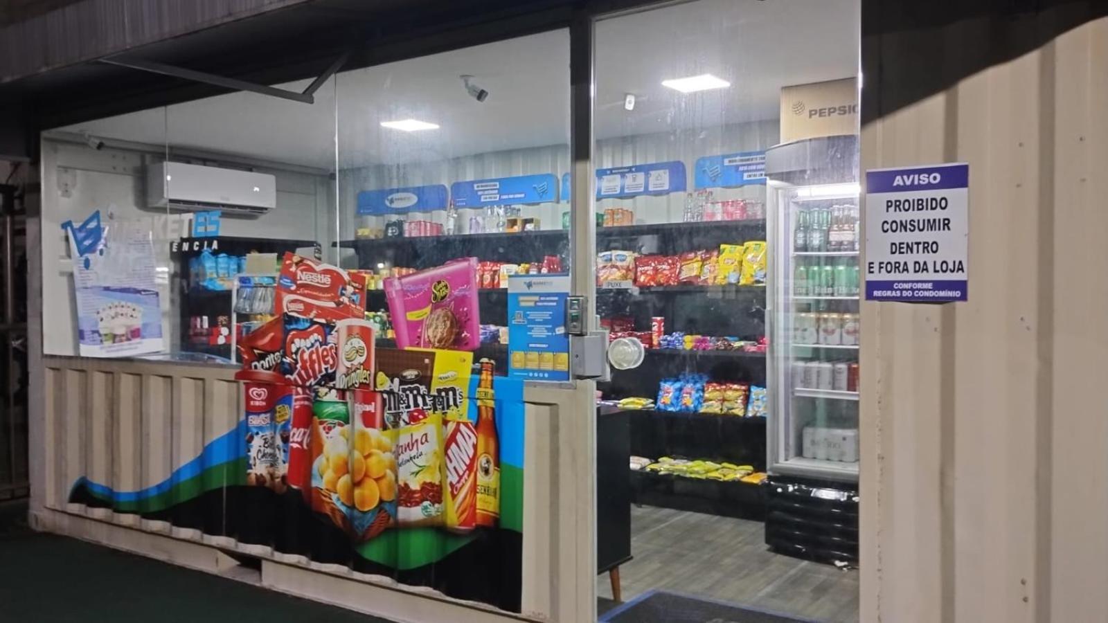 Apartamento com AR Condicionado splint, condomínio com piscina 2 Qts, próximo à praias e ao pavilhão de Carapina com portaria 24h