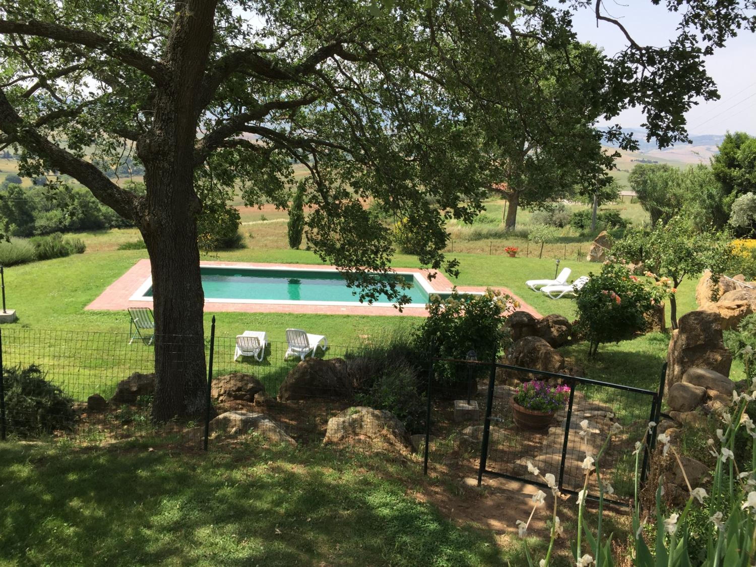 Villa Fonte all'Oppio con area piscina recintata view 2